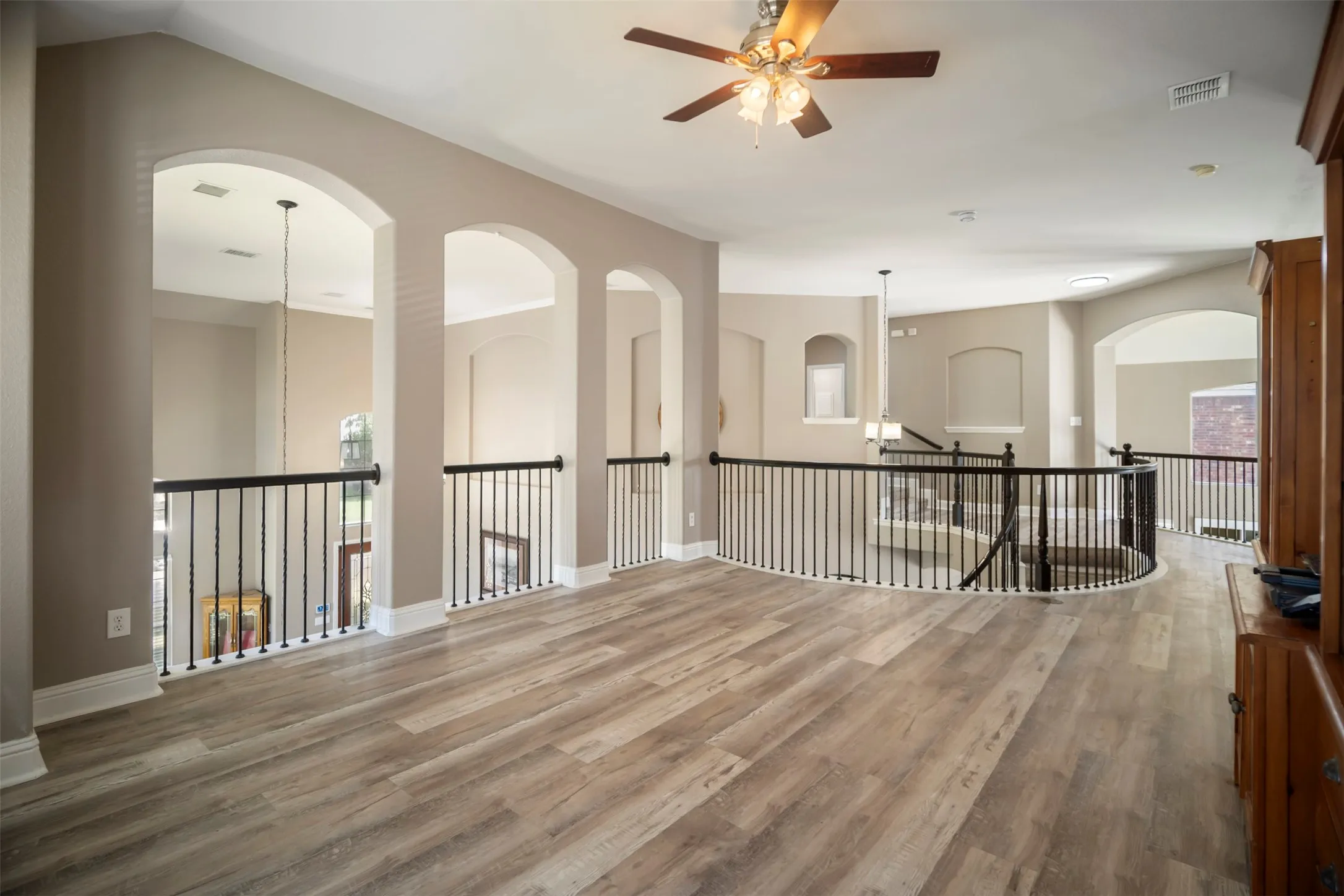 Single Family Residence For Sale in Collin County , 1709 Tamarack Drive, Wylie, Texas 75098, 6 Bedroom, 4 Bathroom, 2 Garage spaces, 4,772 Sqft, built in 2004, mls#21328784, Real Estate Agent in Wylie, Homes For Sale in Collin county, Homes For Sale in Wylie, Realtor in Wylie Texas, Real Estate Brokerage Independent Realty Texas, Luminita Cordes Realtor