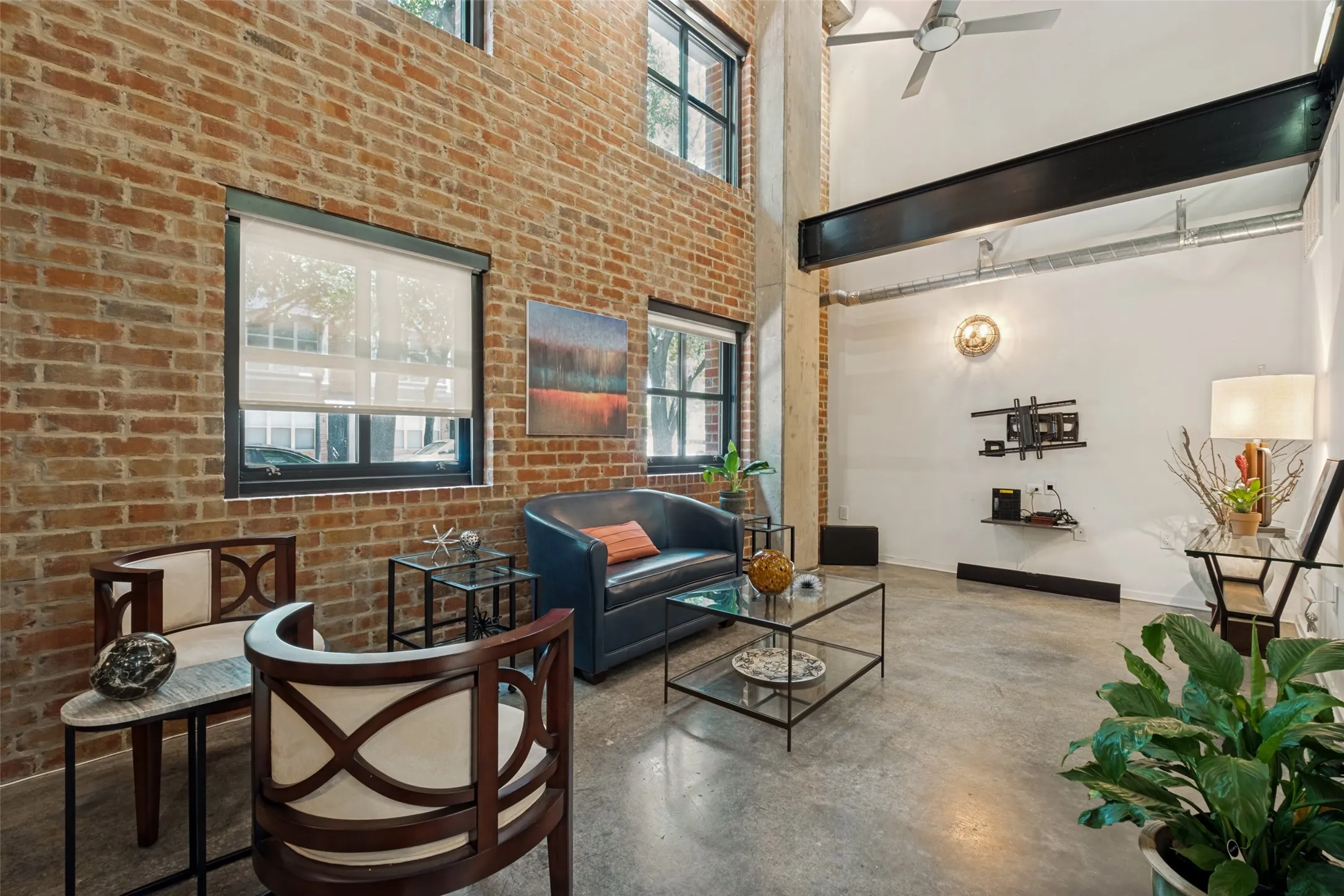 Condominium For Sale in Dallas County , 3110 Thomas Avenue 111, Dallas, Texas 75204, 4 Bedroom, 3 Bathroom, 2 Garage spaces, 2,142 Sqft, built in 1998, mls#21328787, Real Estate Agent in Dallas, Homes For Sale in Dallas county, Homes For Sale in Dallas, Realtor in Dallas Texas, Real Estate Brokerage Independent Realty Texas, Luminita Cordes Realtor