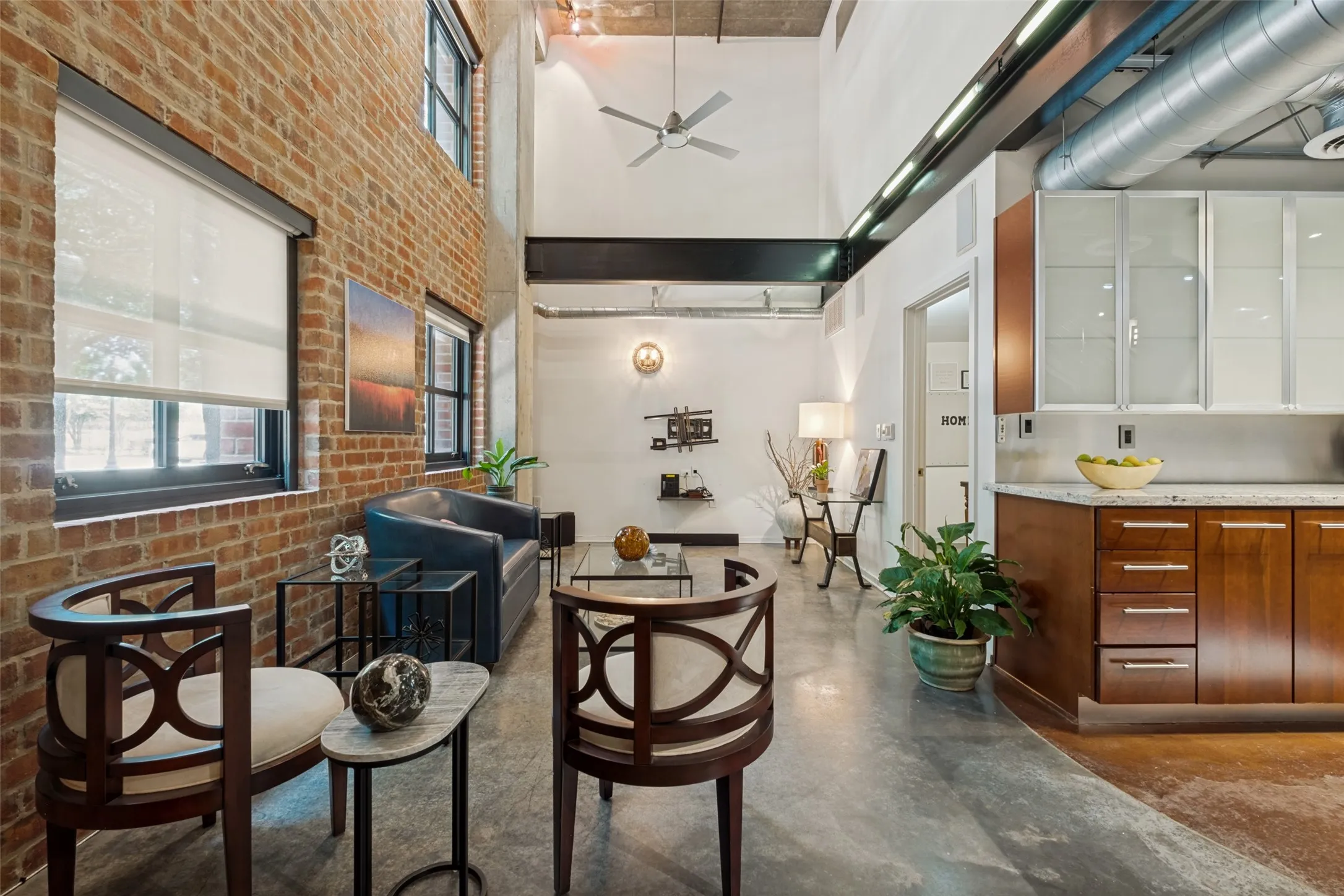 Condominium For Sale in Dallas County , 3110 Thomas Avenue 111, Dallas, Texas 75204, 4 Bedroom, 3 Bathroom, 2 Garage spaces, 2,142 Sqft, built in 1998, mls#21328787, Real Estate Agent in Dallas, Homes For Sale in Dallas county, Homes For Sale in Dallas, Realtor in Dallas Texas, Real Estate Brokerage Independent Realty Texas, Luminita Cordes Realtor