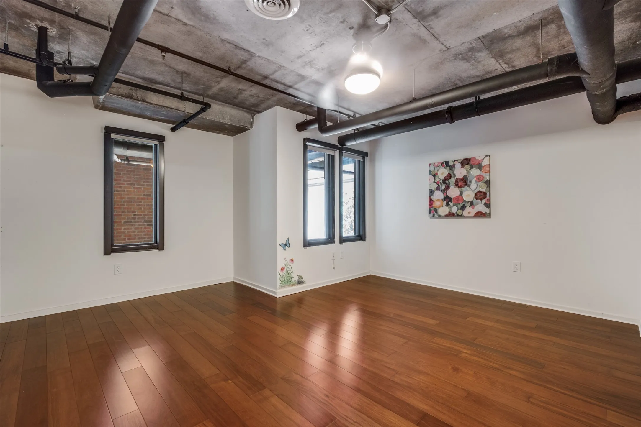 Condominium For Sale in Dallas County , 3110 Thomas Avenue 111, Dallas, Texas 75204, 4 Bedroom, 3 Bathroom, 2 Garage spaces, 2,142 Sqft, built in 1998, mls#21328787, Real Estate Agent in Dallas, Homes For Sale in Dallas county, Homes For Sale in Dallas, Realtor in Dallas Texas, Real Estate Brokerage Independent Realty Texas, Luminita Cordes Realtor