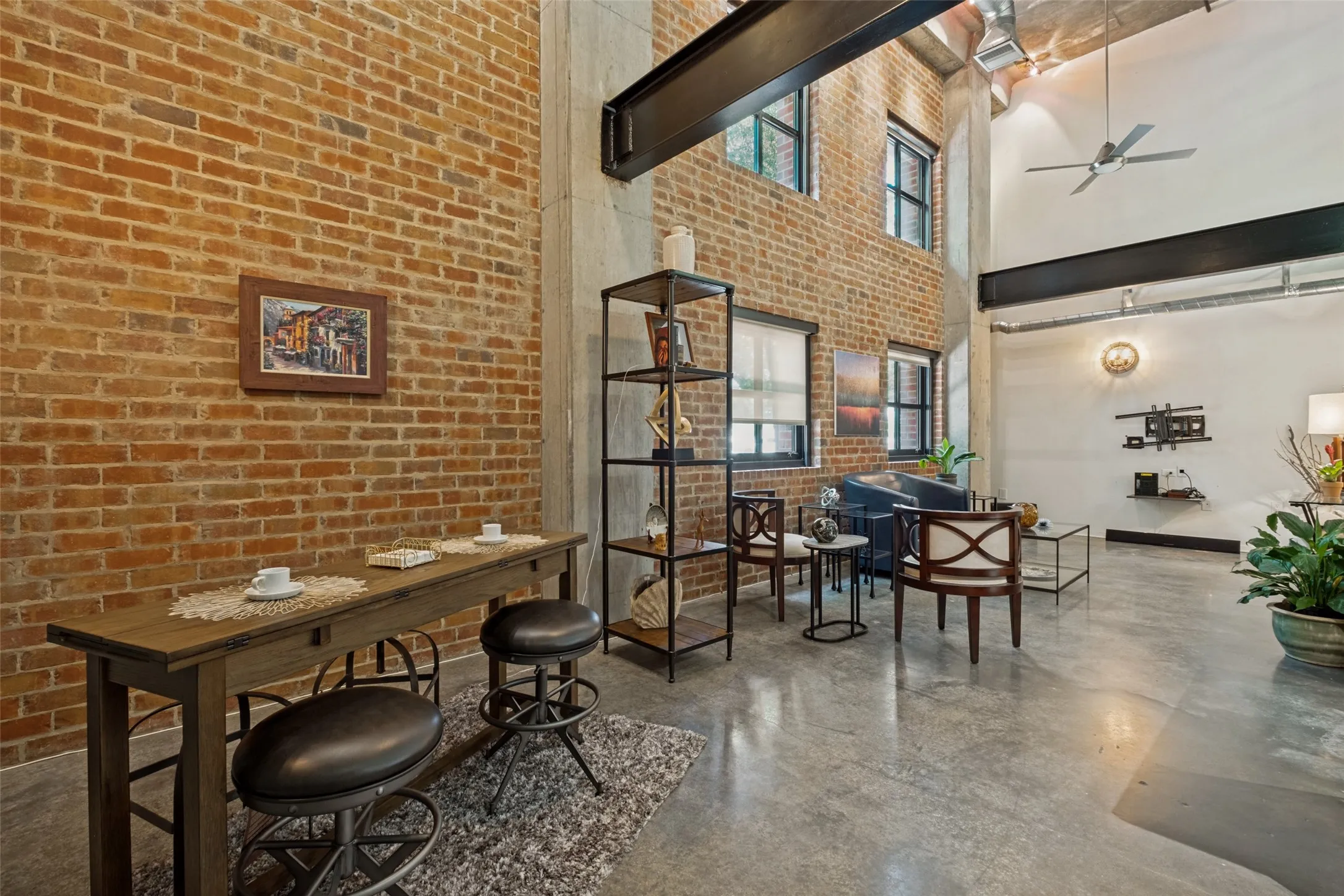 Condominium For Sale in Dallas County , 3110 Thomas Avenue 111, Dallas, Texas 75204, 4 Bedroom, 3 Bathroom, 2 Garage spaces, 2,142 Sqft, built in 1998, mls#21328787, Real Estate Agent in Dallas, Homes For Sale in Dallas county, Homes For Sale in Dallas, Realtor in Dallas Texas, Real Estate Brokerage Independent Realty Texas, Luminita Cordes Realtor