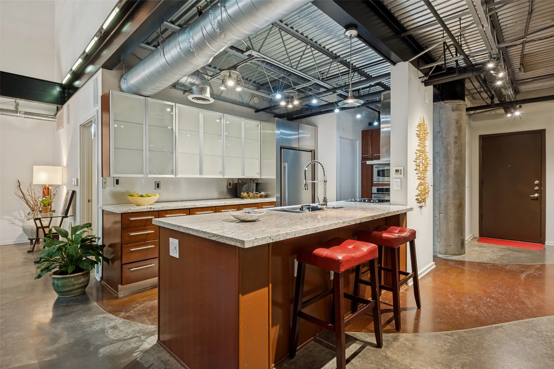 Condominium For Sale in Dallas County , 3110 Thomas Avenue 111, Dallas, Texas 75204, 4 Bedroom, 3 Bathroom, 2 Garage spaces, 2,142 Sqft, built in 1998, mls#21328787, Real Estate Agent in Dallas, Homes For Sale in Dallas county, Homes For Sale in Dallas, Realtor in Dallas Texas, Real Estate Brokerage Independent Realty Texas, Luminita Cordes Realtor
