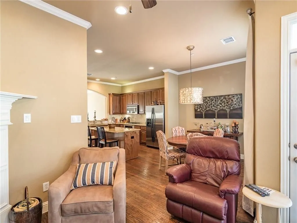 Townhouse For Rent in Collin County , 5733 Lois Lane, Plano, Texas 75024, 3 Bedroom, 3 Bathroom, 2 Garage spaces, 1,739 Sqft, built in 2006, mls#21328798, Real Estate Agent in Plano, Homes For Rent in Collin county, Homes For Rent in Plano, Realtor in Plano Texas, Real Estate Brokerage Independent Realty Texas, Luminita Cordes Realtor