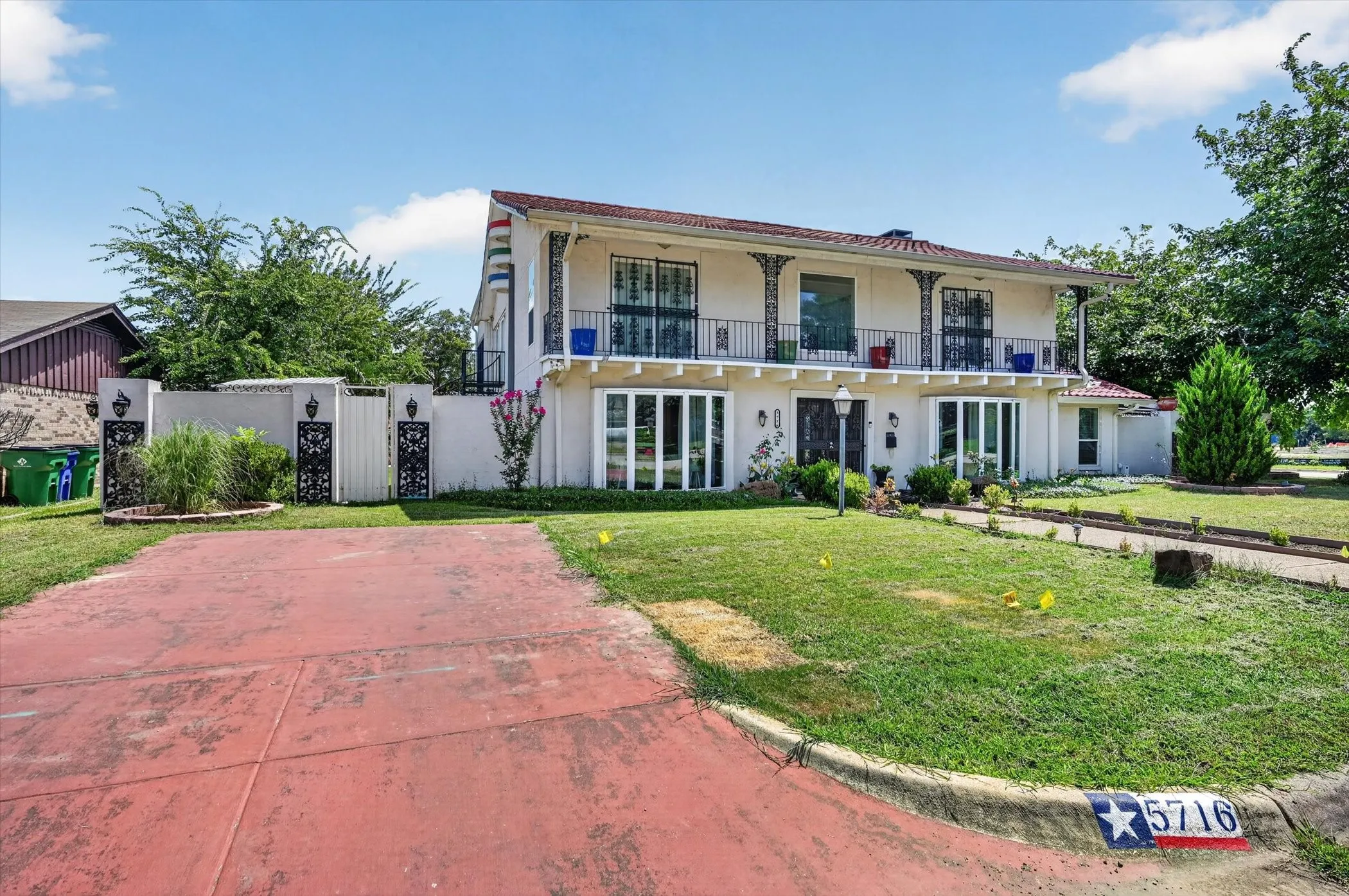 Single Family Residence For Sale in Tarrant County , 5716 Maryview Terrace, Haltom City, Texas 76117, 4 Bedroom, 4 Bathroom, Garage spaces, 5,102 Sqft, built in 1967, mls#21326620, Real Estate Agent in Haltom City, Homes For Sale in Tarrant county, Homes For Sale in Haltom City, Realtor in Haltom City Texas, Real Estate Brokerage Independent Realty Texas, Luminita Cordes Realtor