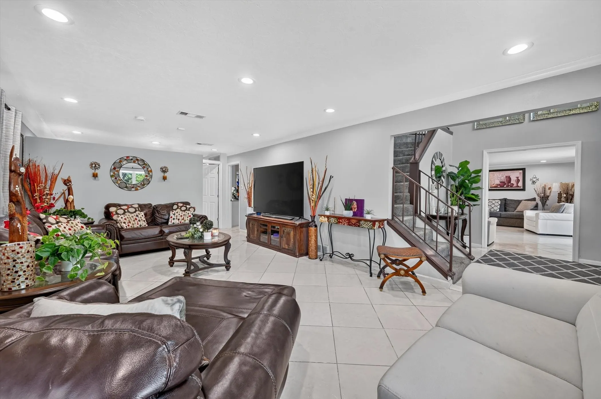 Single Family Residence For Sale in Tarrant County , 5716 Maryview Terrace, Haltom City, Texas 76117, 4 Bedroom, 4 Bathroom, Garage spaces, 5,102 Sqft, built in 1967, mls#21326620, Real Estate Agent in Haltom City, Homes For Sale in Tarrant county, Homes For Sale in Haltom City, Realtor in Haltom City Texas, Real Estate Brokerage Independent Realty Texas, Luminita Cordes Realtor
