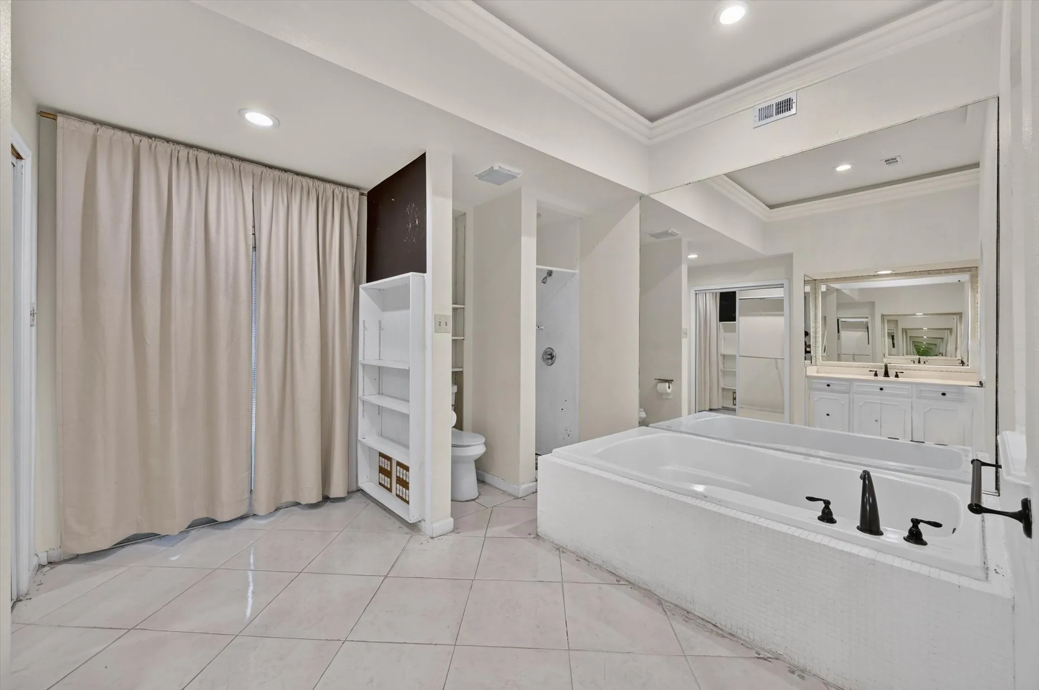 Primary Bedroom Bathroom, Level 2
