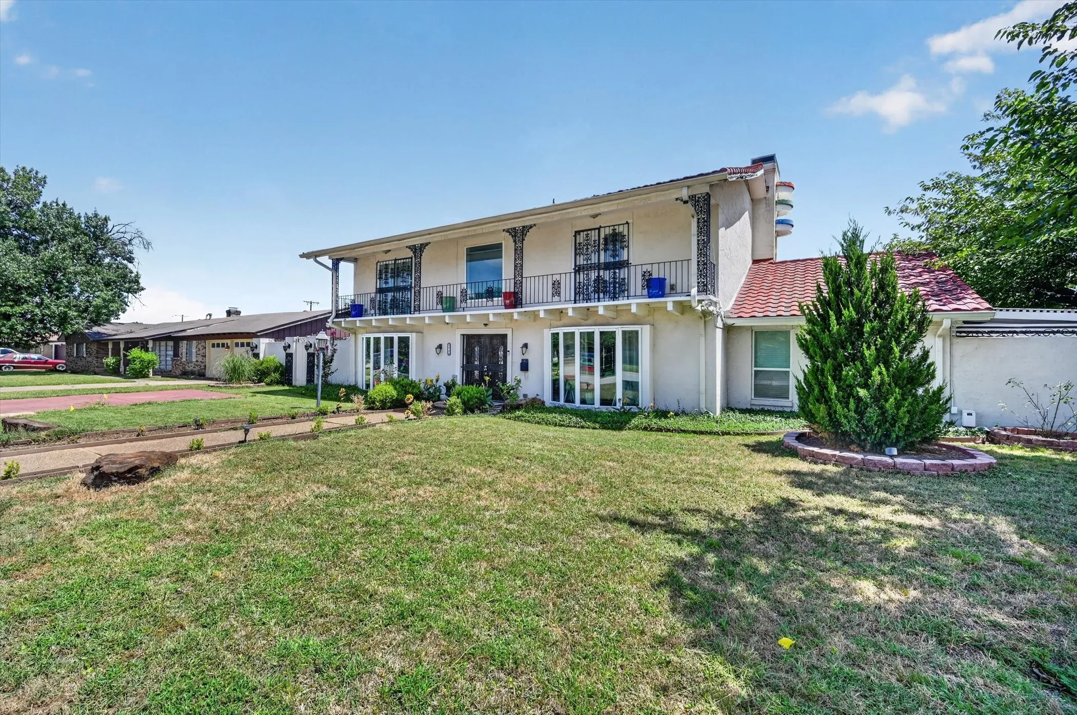 Single Family Residence For Sale in Tarrant County , 5716 Maryview Terrace, Haltom City, Texas 76117, 4 Bedroom, 4 Bathroom, Garage spaces, 5,102 Sqft, built in 1967, mls#21326620, Real Estate Agent in Haltom City, Homes For Sale in Tarrant county, Homes For Sale in Haltom City, Realtor in Haltom City Texas, Real Estate Brokerage Independent Realty Texas, Luminita Cordes Realtor