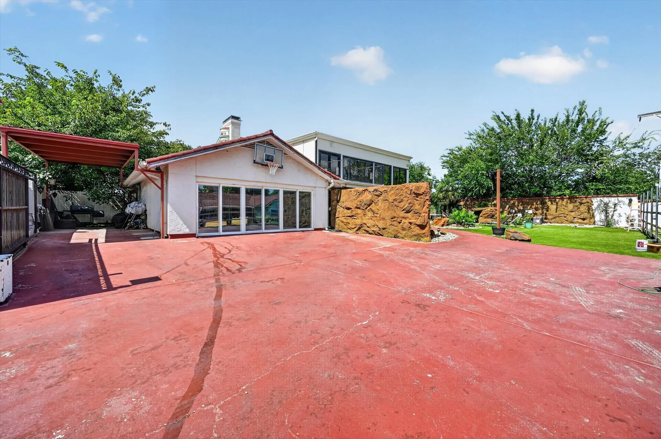 Single Family Residence For Sale in Tarrant County , 5716 Maryview Terrace, Haltom City, Texas 76117, 4 Bedroom, 4 Bathroom, Garage spaces, 5,102 Sqft, built in 1967, mls#21326620, Real Estate Agent in Haltom City, Homes For Sale in Tarrant county, Homes For Sale in Haltom City, Realtor in Haltom City Texas, Real Estate Brokerage Independent Realty Texas, Luminita Cordes Realtor