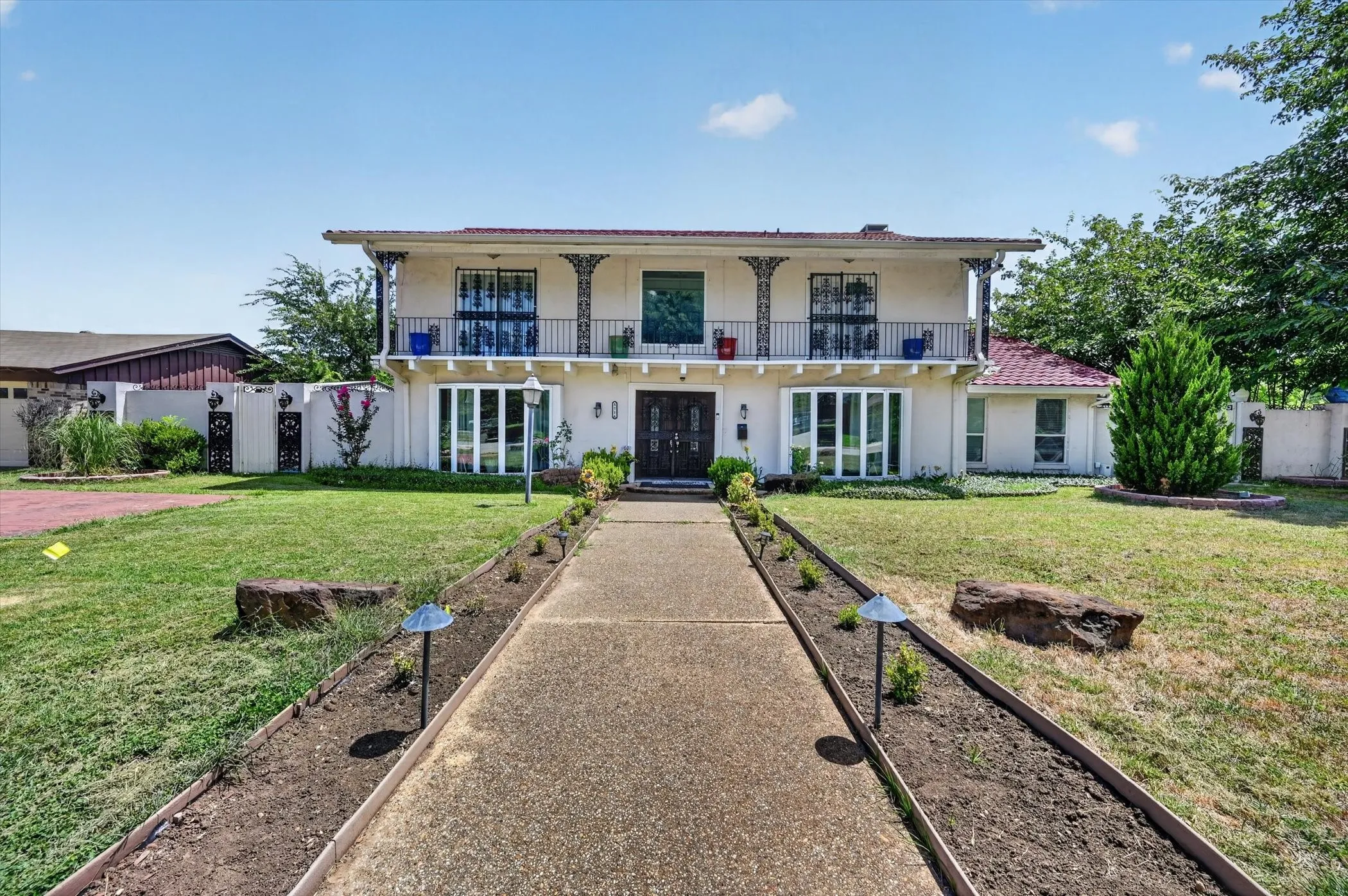 Single Family Residence For Sale in Tarrant County , 5716 Maryview Terrace, Haltom City, Texas 76117, 4 Bedroom, 4 Bathroom, Garage spaces, 5,102 Sqft, built in 1967, mls#21326620, Real Estate Agent in Haltom City, Homes For Sale in Tarrant county, Homes For Sale in Haltom City, Realtor in Haltom City Texas, Real Estate Brokerage Independent Realty Texas, Luminita Cordes Realtor