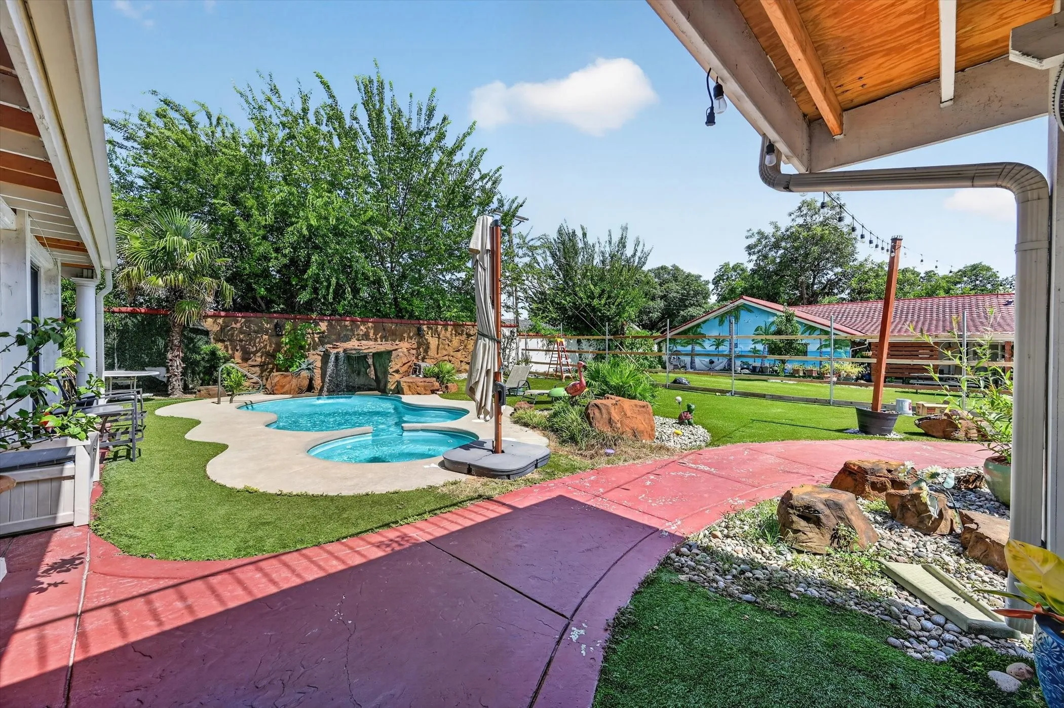 Single Family Residence For Sale in Tarrant County , 5716 Maryview Terrace, Haltom City, Texas 76117, 4 Bedroom, 4 Bathroom, Garage spaces, 5,102 Sqft, built in 1967, mls#21326620, Real Estate Agent in Haltom City, Homes For Sale in Tarrant county, Homes For Sale in Haltom City, Realtor in Haltom City Texas, Real Estate Brokerage Independent Realty Texas, Luminita Cordes Realtor