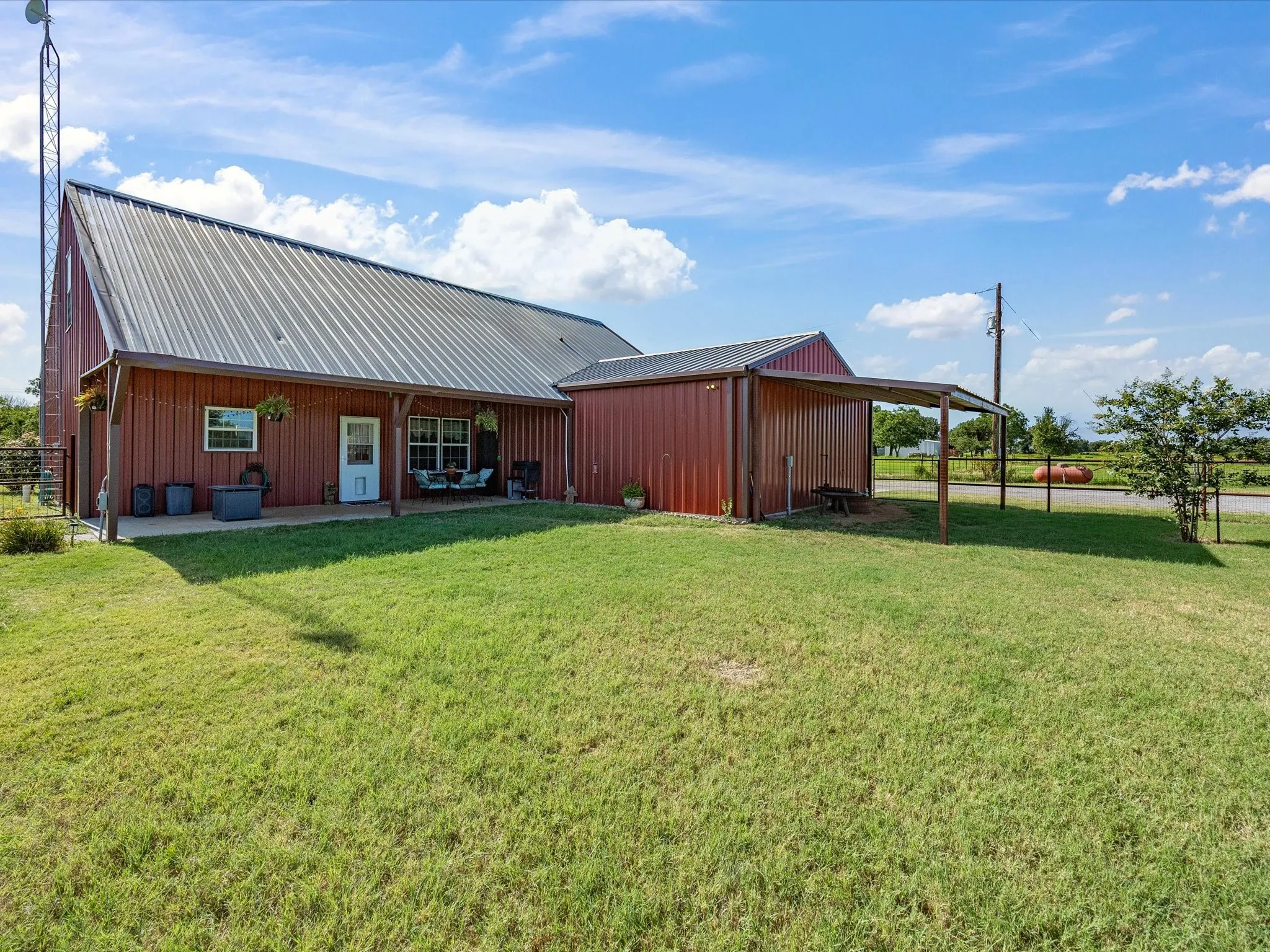 Farm For Sale in Wise County , 716 County Road 3241, Paradise, Texas 76073, 4 Bedroom, 3 Bathroom, 2 Garage spaces, 2,380 Sqft, built in 2019, mls#21326646, Real Estate Agent in Paradise, Homes For Sale in Wise county, Homes For Sale in Paradise, Realtor in Paradise Texas, Real Estate Brokerage Independent Realty Texas, Luminita Cordes Realtor