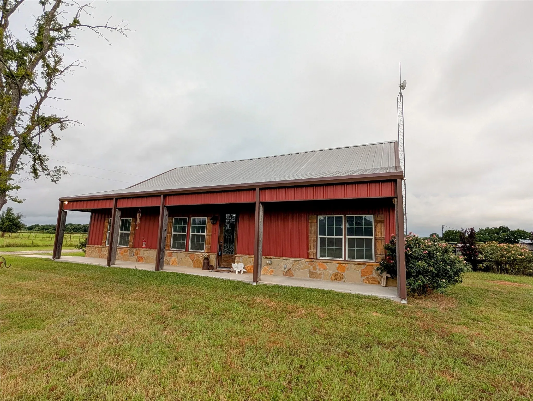 Farm For Sale in Wise County , 716 County Road 3241, Paradise, Texas 76073, 4 Bedroom, 3 Bathroom, 2 Garage spaces, 2,380 Sqft, built in 2019, mls#21326646, Real Estate Agent in Paradise, Homes For Sale in Wise county, Homes For Sale in Paradise, Realtor in Paradise Texas, Real Estate Brokerage Independent Realty Texas, Luminita Cordes Realtor