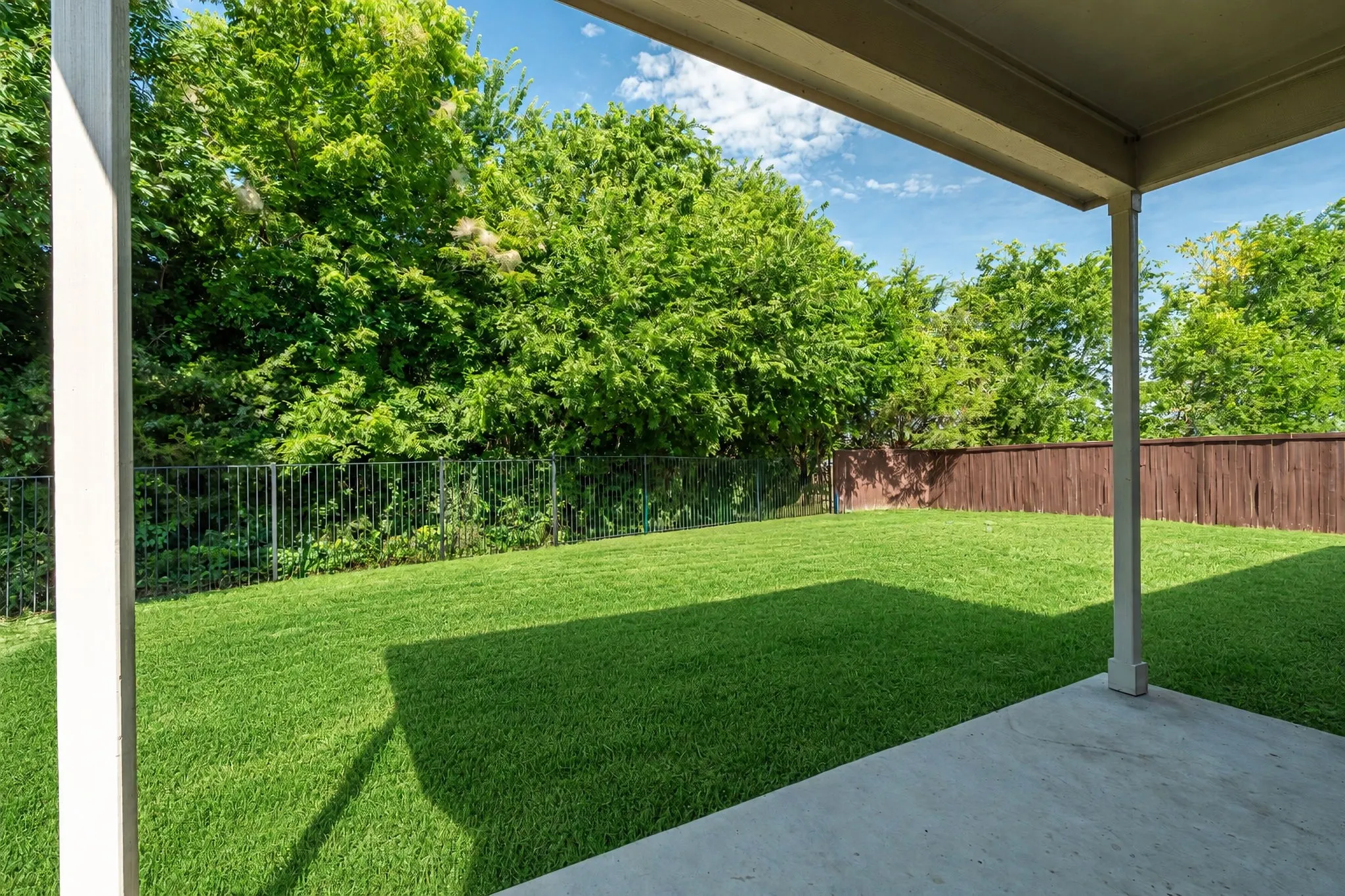 Single Family Residence For Sale in Collin County , 2923 Aspen Way, Melissa, Texas 75454, 4 Bedroom, 3 Bathroom, 2 Garage spaces, 2,725 Sqft, built in 2015, mls#21326606, Real Estate Agent in Melissa, Homes For Sale in Collin county, Homes For Sale in Melissa, Realtor in Melissa Texas, Real Estate Brokerage Independent Realty Texas, Luminita Cordes Realtor