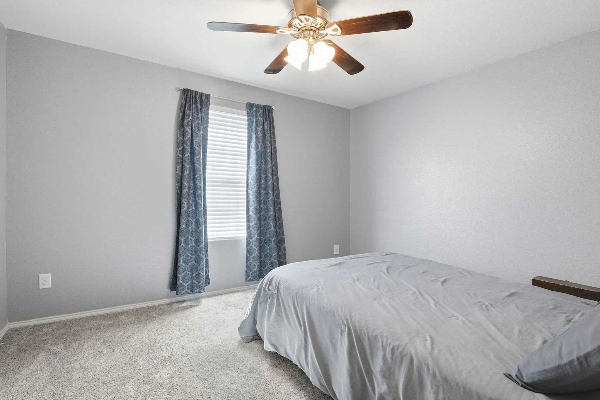 Single Family Residence For Sale in Collin County , 2923 Aspen Way, Melissa, Texas 75454, 4 Bedroom, 3 Bathroom, 2 Garage spaces, 2,725 Sqft, built in 2015, mls#21326606, Real Estate Agent in Melissa, Homes For Sale in Collin county, Homes For Sale in Melissa, Realtor in Melissa Texas, Real Estate Brokerage Independent Realty Texas, Luminita Cordes Realtor