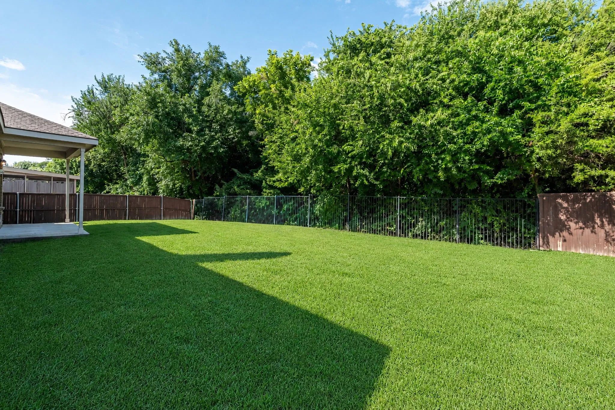 Single Family Residence For Sale in Collin County , 2923 Aspen Way, Melissa, Texas 75454, 4 Bedroom, 3 Bathroom, 2 Garage spaces, 2,725 Sqft, built in 2015, mls#21326606, Real Estate Agent in Melissa, Homes For Sale in Collin county, Homes For Sale in Melissa, Realtor in Melissa Texas, Real Estate Brokerage Independent Realty Texas, Luminita Cordes Realtor