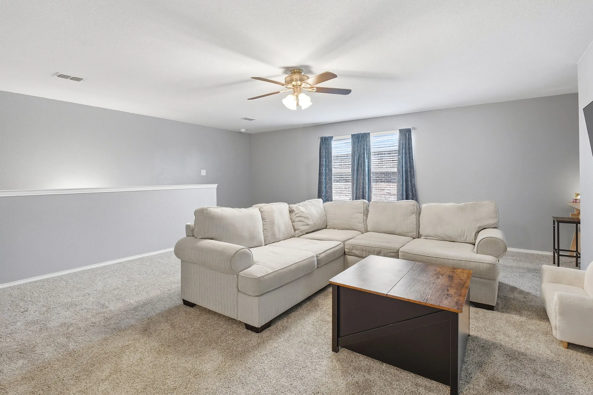 Single Family Residence For Sale in Collin County , 2923 Aspen Way, Melissa, Texas 75454, 4 Bedroom, 3 Bathroom, 2 Garage spaces, 2,725 Sqft, built in 2015, mls#21326606, Real Estate Agent in Melissa, Homes For Sale in Collin county, Homes For Sale in Melissa, Realtor in Melissa Texas, Real Estate Brokerage Independent Realty Texas, Luminita Cordes Realtor
