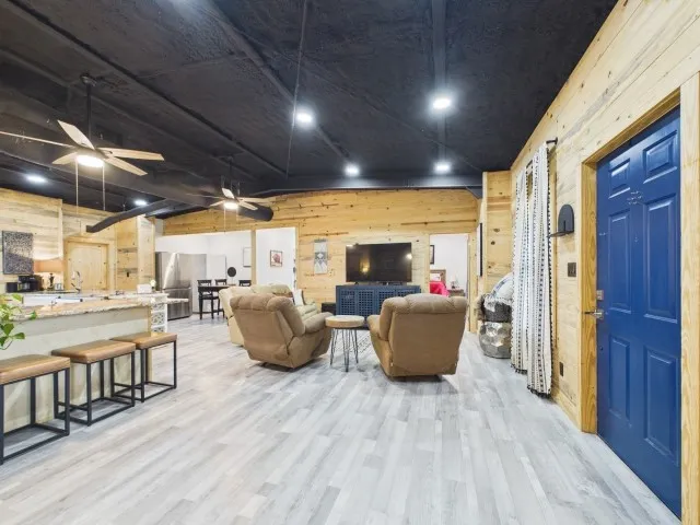 Business For Sale in Henderson County , 7491 State Highway 19 S, Athens, Texas 75751, 0, 0, Garage spaces, 0 Sqft, built in 1946, Price $575,000, mls#21328804, Real Estate Agent in Athens, Homes For Sale in Henderson county, Homes For Sale in Athens, Realtor in Athens Texas, Real Estate Brokerage Independent Realty Texas, Luminita Cordes Realtor