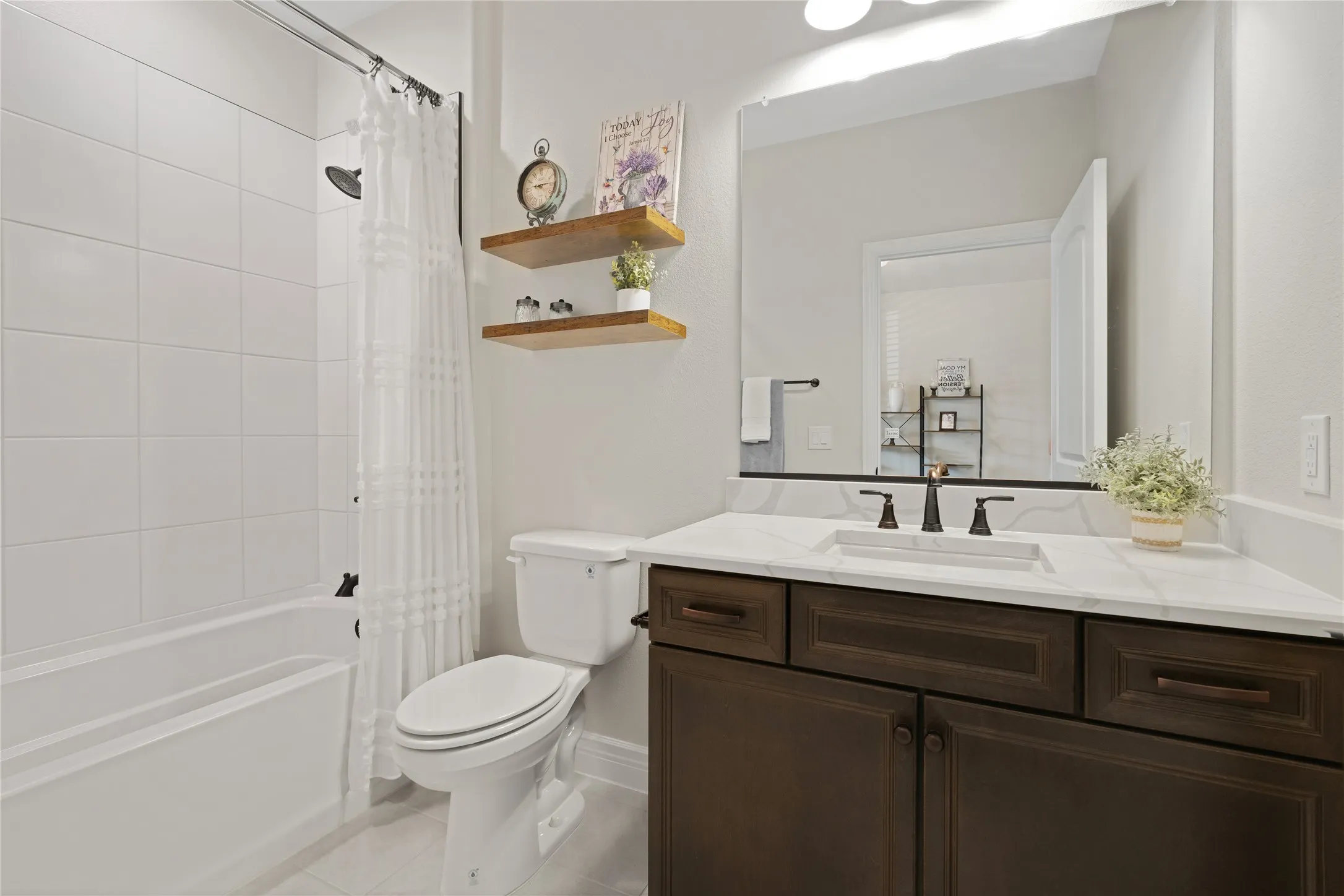 Ensuite bathroom for the front guest bedroom.