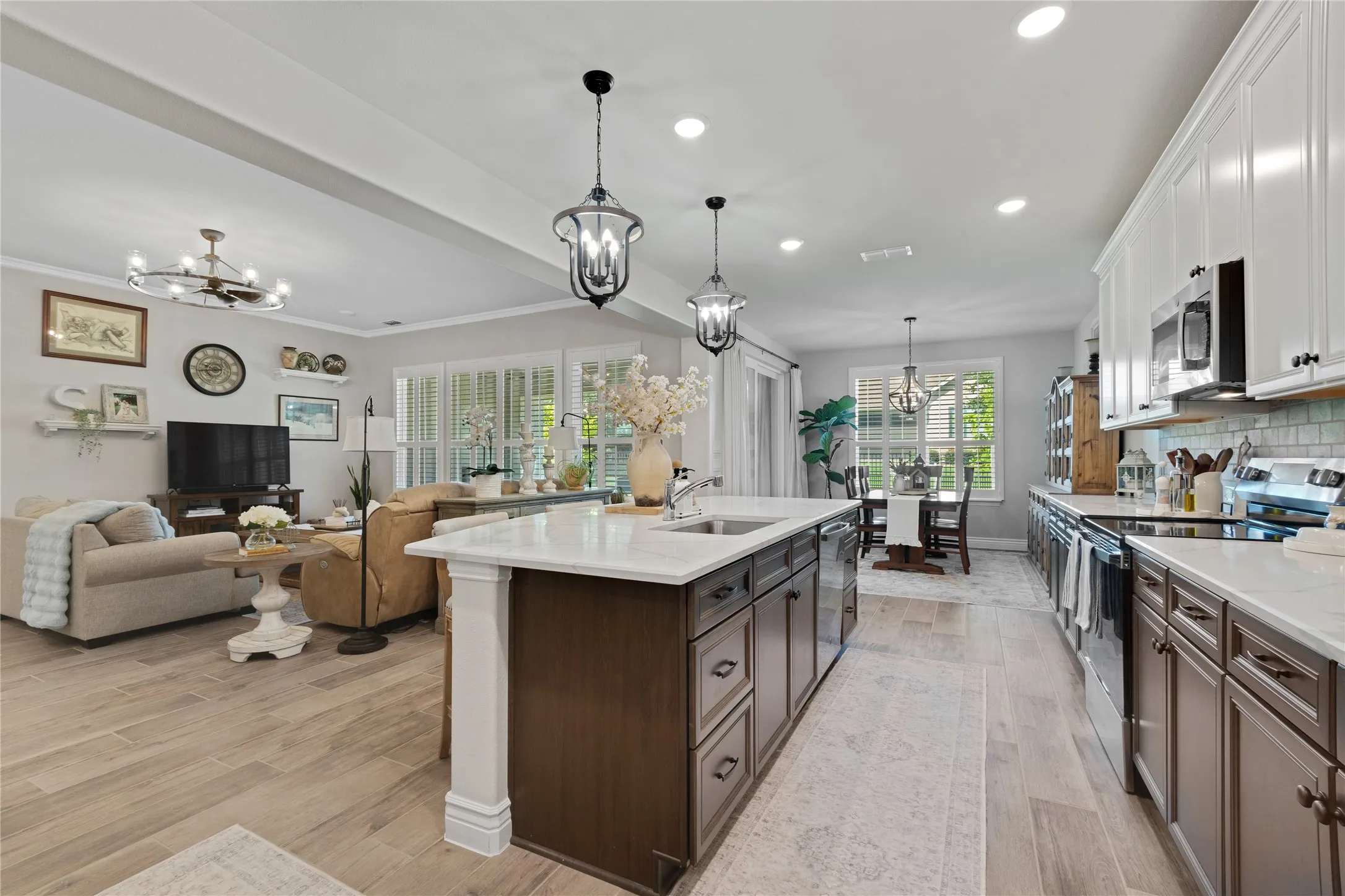 Single Family Residence For Sale in Denton County , 9713 Siltstone Drive, Denton, Texas 76207, 2 Bedroom, 3 Bathroom, 3 Garage spaces, 2,085 Sqft, built in 2024, mls#21325585, Real Estate Agent in Denton, Homes For Sale in Denton county, Homes For Sale in Denton, Realtor in Denton Texas, Real Estate Brokerage Independent Realty Texas, Luminita Cordes Realtor