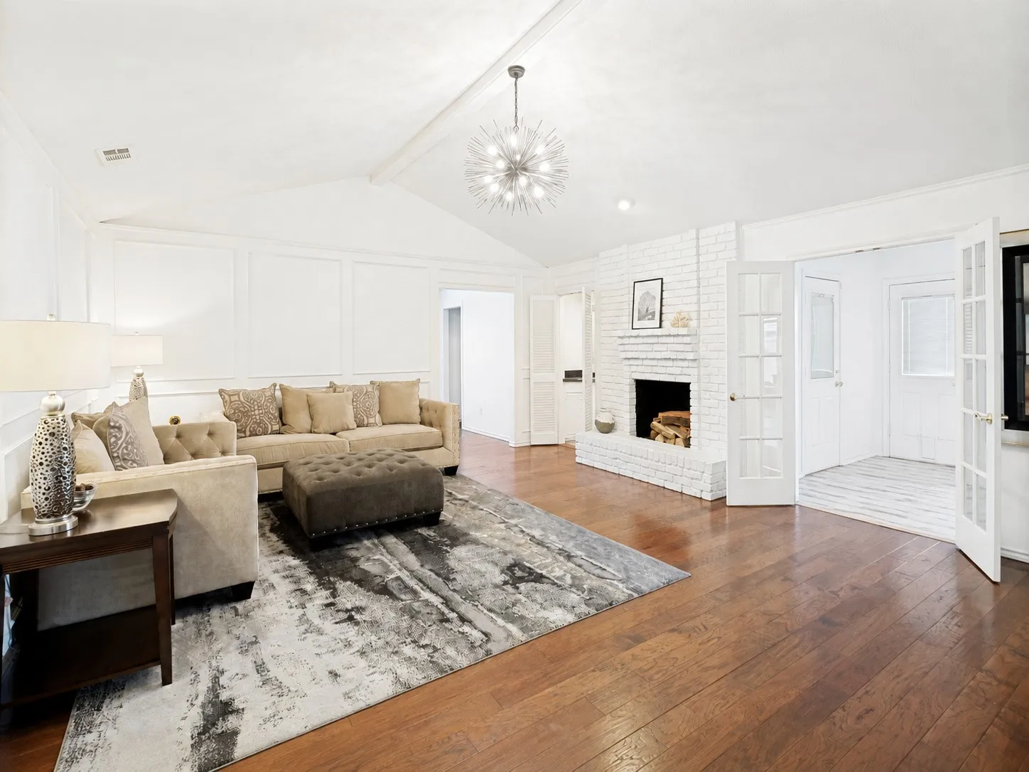 Single Family Residence For Sale in Tarrant County , 1005 De Pauw Drive, Arlington, Texas 76012, 4 Bedroom, 2 Bathroom, 2 Garage spaces, 1,779 Sqft, built in 1977, mls#21328776, Real Estate Agent in Arlington, Homes For Sale in Tarrant county, Homes For Sale in Arlington, Realtor in Arlington Texas, Real Estate Brokerage Independent Realty Texas, Luminita Cordes Realtor