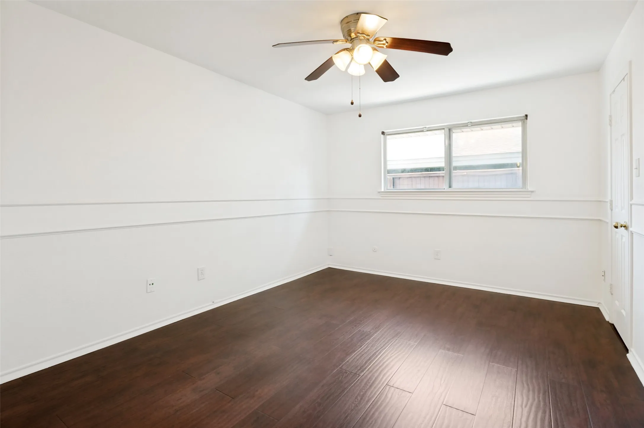 Single Family Residence For Sale in Tarrant County , 1005 De Pauw Drive, Arlington, Texas 76012, 4 Bedroom, 2 Bathroom, 2 Garage spaces, 1,779 Sqft, built in 1977, mls#21328776, Real Estate Agent in Arlington, Homes For Sale in Tarrant county, Homes For Sale in Arlington, Realtor in Arlington Texas, Real Estate Brokerage Independent Realty Texas, Luminita Cordes Realtor