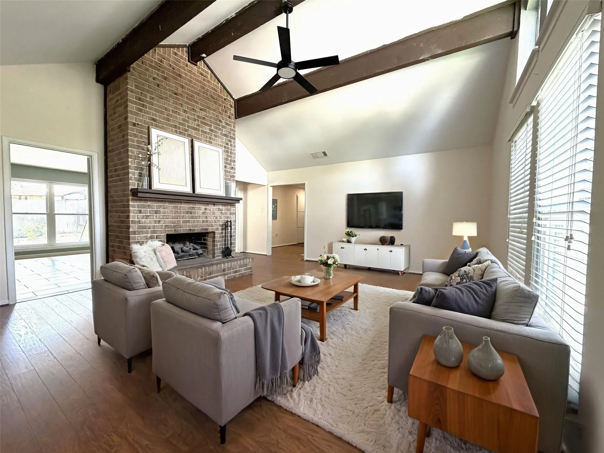 Single Family Residence For Sale in Tarrant County , 5700 Stage Line Drive, Arlington, Texas 76017, 3 Bedroom, 2 Bathroom, 2 Garage spaces, 1,834 Sqft, built in 1977, mls#21328813, Real Estate Agent in Arlington, Homes For Sale in Tarrant county, Homes For Sale in Arlington, Realtor in Arlington Texas, Real Estate Brokerage Independent Realty Texas, Luminita Cordes Realtor