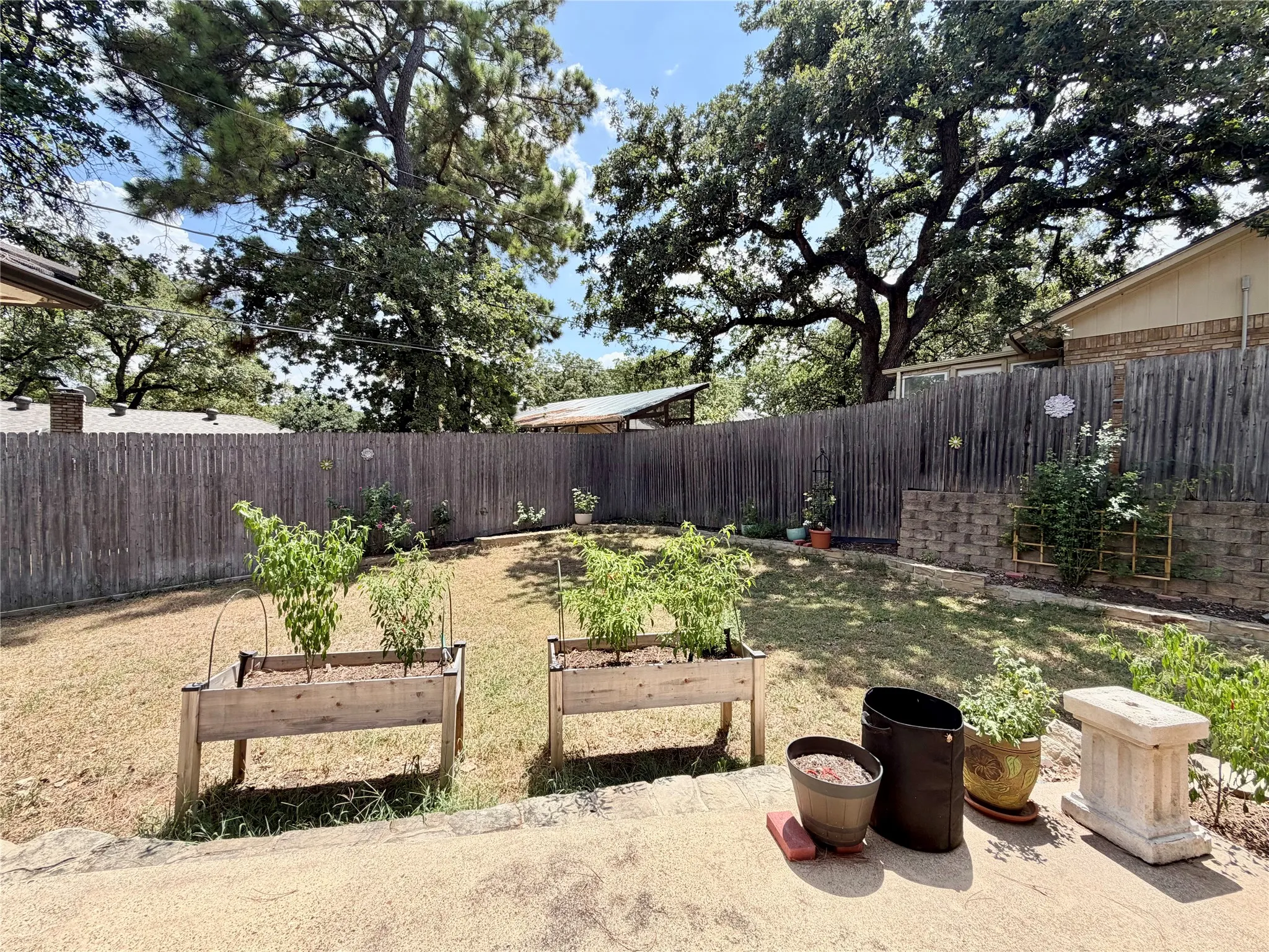Single Family Residence For Sale in Tarrant County , 5700 Stage Line Drive, Arlington, Texas 76017, 3 Bedroom, 2 Bathroom, 2 Garage spaces, 1,834 Sqft, built in 1977, mls#21328813, Real Estate Agent in Arlington, Homes For Sale in Tarrant county, Homes For Sale in Arlington, Realtor in Arlington Texas, Real Estate Brokerage Independent Realty Texas, Luminita Cordes Realtor