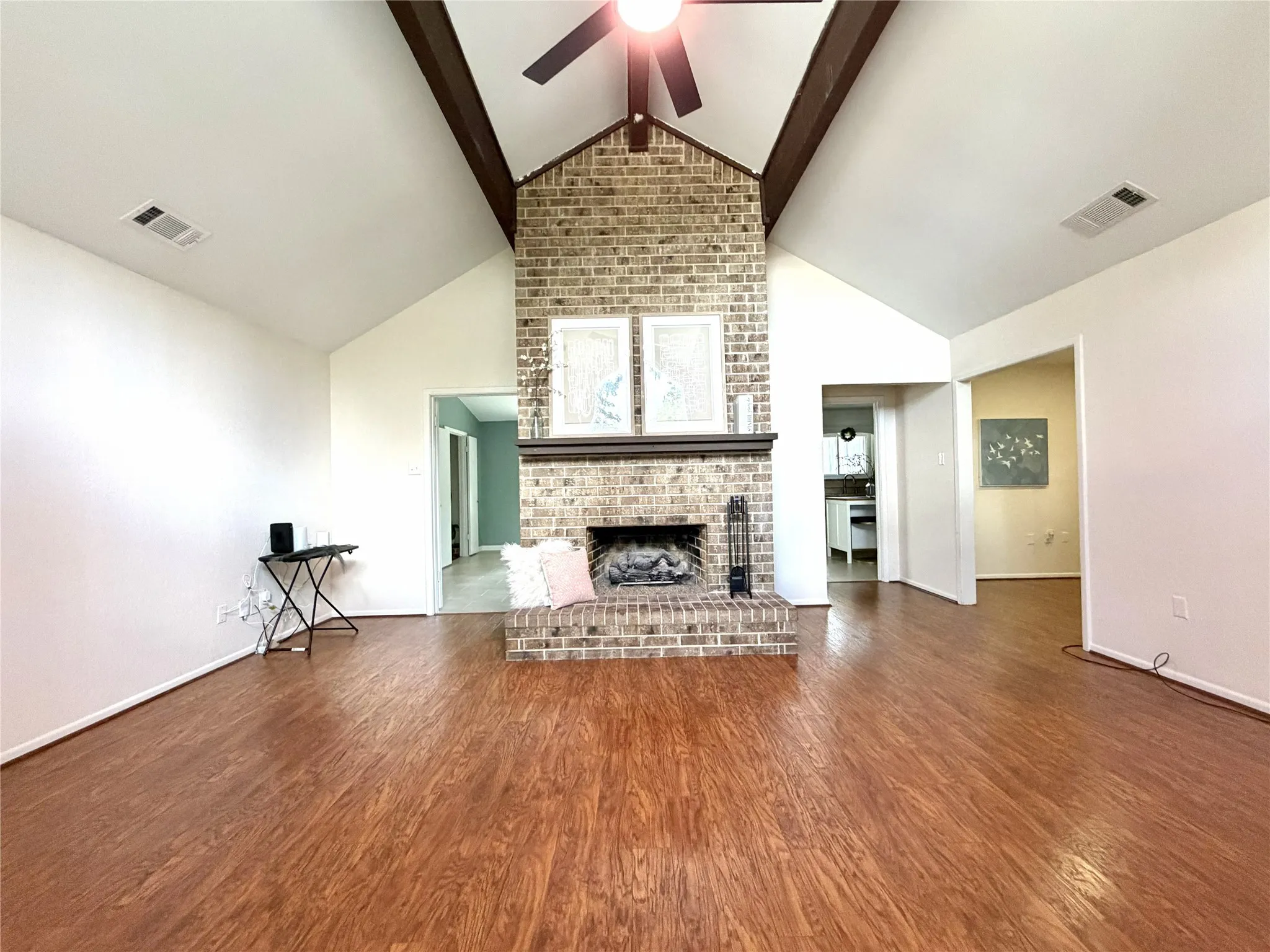 Single Family Residence For Sale in Tarrant County , 5700 Stage Line Drive, Arlington, Texas 76017, 3 Bedroom, 2 Bathroom, 2 Garage spaces, 1,834 Sqft, built in 1977, mls#21328813, Real Estate Agent in Arlington, Homes For Sale in Tarrant county, Homes For Sale in Arlington, Realtor in Arlington Texas, Real Estate Brokerage Independent Realty Texas, Luminita Cordes Realtor