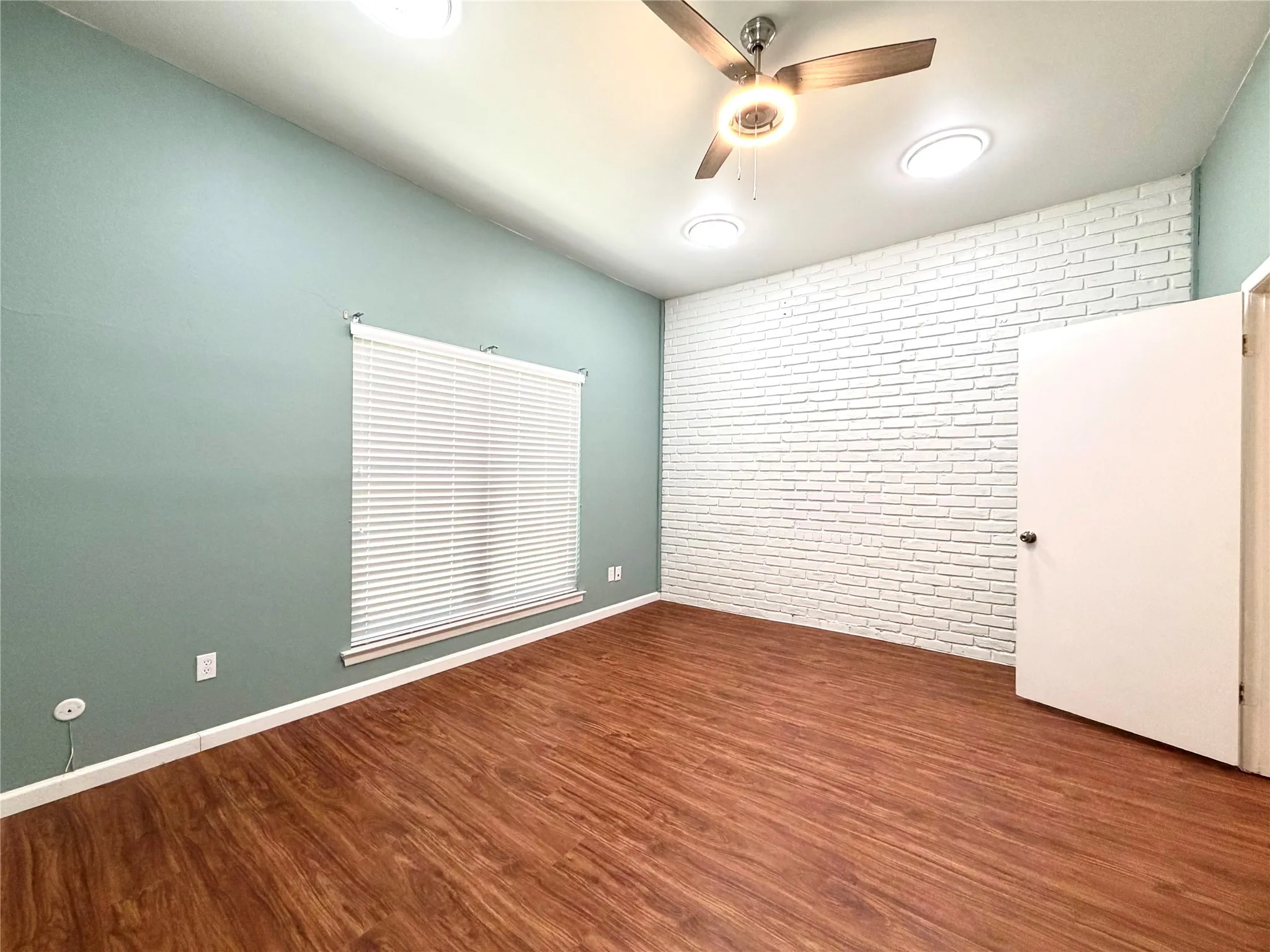 Single Family Residence For Sale in Tarrant County , 5700 Stage Line Drive, Arlington, Texas 76017, 3 Bedroom, 2 Bathroom, 2 Garage spaces, 1,834 Sqft, built in 1977, mls#21328813, Real Estate Agent in Arlington, Homes For Sale in Tarrant county, Homes For Sale in Arlington, Realtor in Arlington Texas, Real Estate Brokerage Independent Realty Texas, Luminita Cordes Realtor