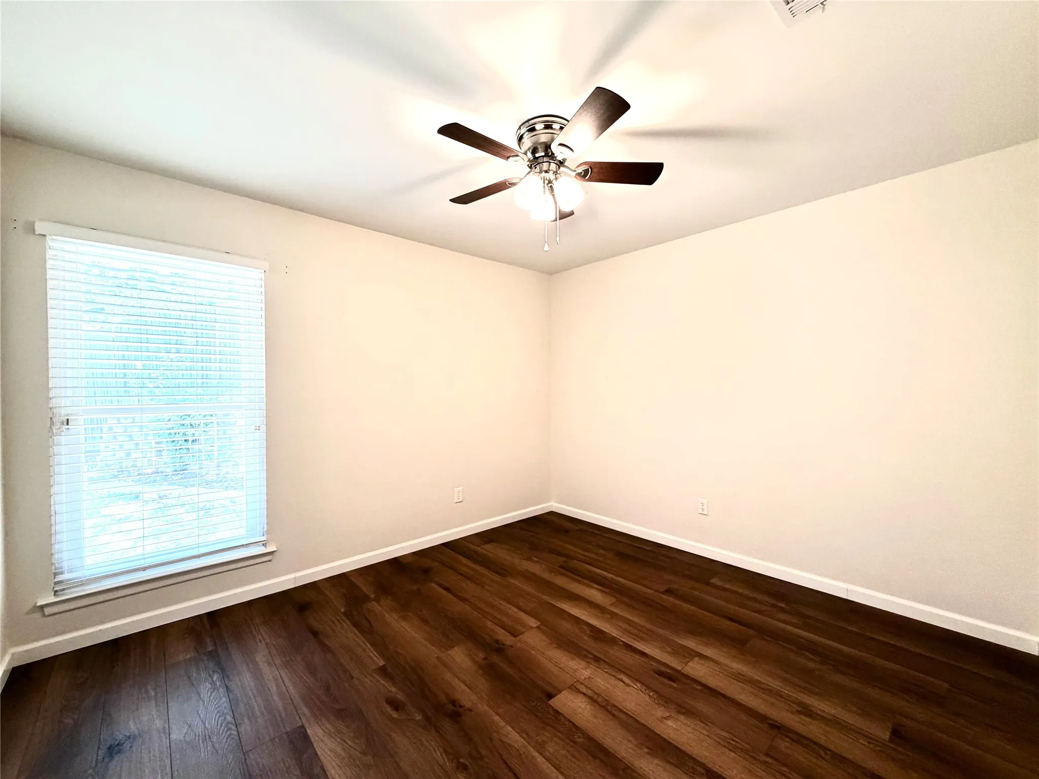 Single Family Residence For Sale in Tarrant County , 5700 Stage Line Drive, Arlington, Texas 76017, 3 Bedroom, 2 Bathroom, 2 Garage spaces, 1,834 Sqft, built in 1977, mls#21328813, Real Estate Agent in Arlington, Homes For Sale in Tarrant county, Homes For Sale in Arlington, Realtor in Arlington Texas, Real Estate Brokerage Independent Realty Texas, Luminita Cordes Realtor