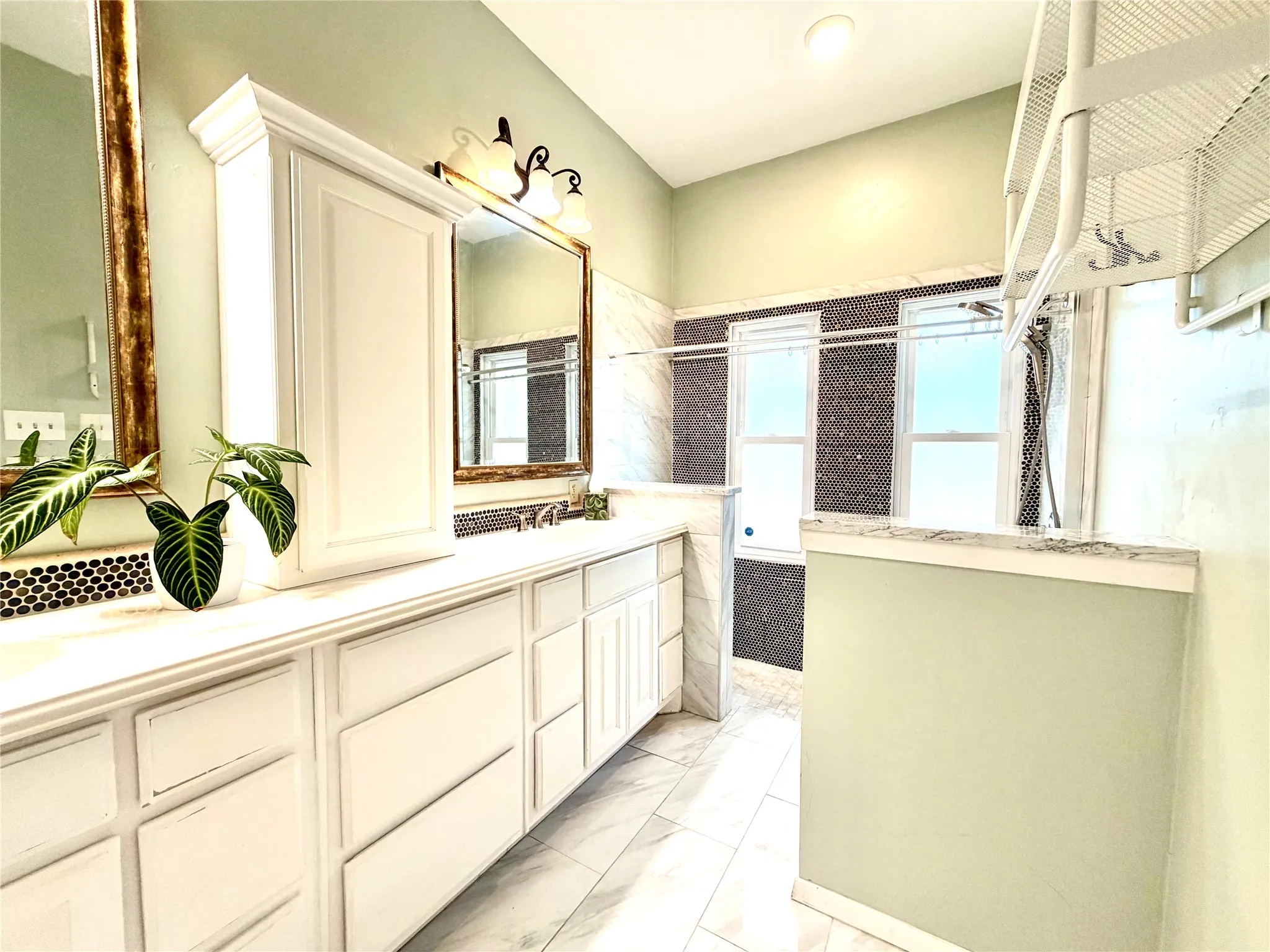 Single Family Residence For Sale in Tarrant County , 5700 Stage Line Drive, Arlington, Texas 76017, 3 Bedroom, 2 Bathroom, 2 Garage spaces, 1,834 Sqft, built in 1977, mls#21328813, Real Estate Agent in Arlington, Homes For Sale in Tarrant county, Homes For Sale in Arlington, Realtor in Arlington Texas, Real Estate Brokerage Independent Realty Texas, Luminita Cordes Realtor