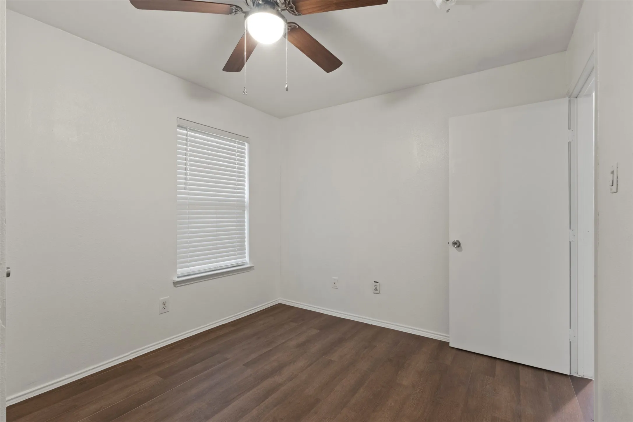 Single Family Residence For Sale in Dallas County , 4650 Mexicana Road, Dallas, Texas 75212, 3 Bedroom, 2 Bathroom, 2 Garage spaces, 1,094 Sqft, built in 2001, mls#21328809, Real Estate Agent in Dallas, Homes For Sale in Dallas county, Homes For Sale in Dallas, Realtor in Dallas Texas, Real Estate Brokerage Independent Realty Texas, Luminita Cordes Realtor