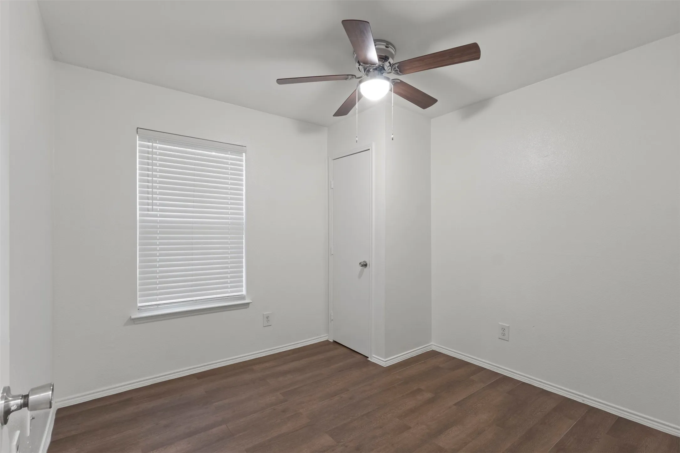 Single Family Residence For Sale in Dallas County , 4650 Mexicana Road, Dallas, Texas 75212, 3 Bedroom, 2 Bathroom, 2 Garage spaces, 1,094 Sqft, built in 2001, mls#21328809, Real Estate Agent in Dallas, Homes For Sale in Dallas county, Homes For Sale in Dallas, Realtor in Dallas Texas, Real Estate Brokerage Independent Realty Texas, Luminita Cordes Realtor