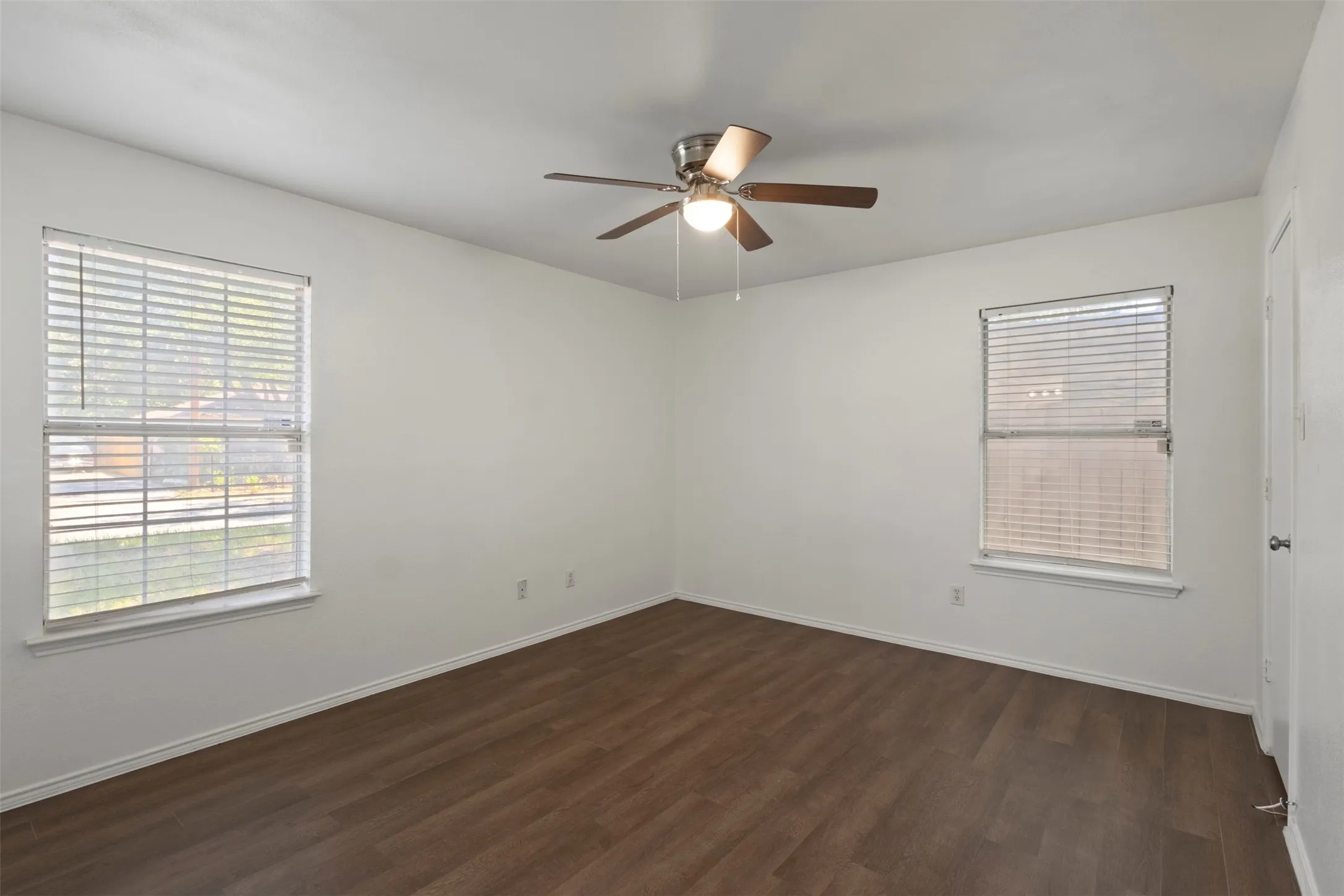 Single Family Residence For Sale in Dallas County , 4650 Mexicana Road, Dallas, Texas 75212, 3 Bedroom, 2 Bathroom, 2 Garage spaces, 1,094 Sqft, built in 2001, mls#21328809, Real Estate Agent in Dallas, Homes For Sale in Dallas county, Homes For Sale in Dallas, Realtor in Dallas Texas, Real Estate Brokerage Independent Realty Texas, Luminita Cordes Realtor