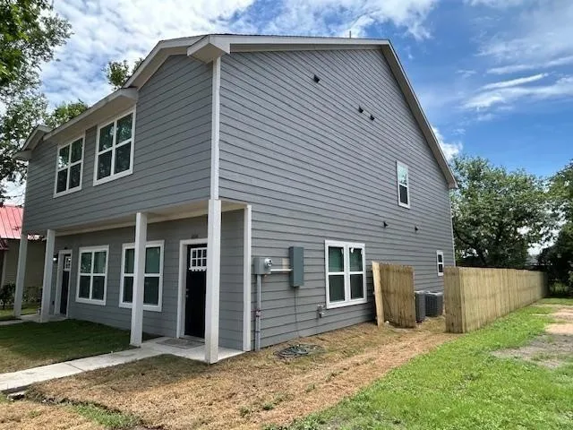 Duplex For Sale in Grayson County , 406 E Bonham Street, Tom Bean, Texas 75491, 6 Bedrooms, 6 Bathrooms, Garage spaces, 0 Sqft, built in 2025, Price $490,000, mls#21328817, Real Estate Agent in Tom Bean, Homes For Sale in Grayson county, Homes For Sale in Tom Bean, Realtor in Tom Bean Texas, Real Estate Brokerage Independent Realty Texas, Luminita Cordes Realtor