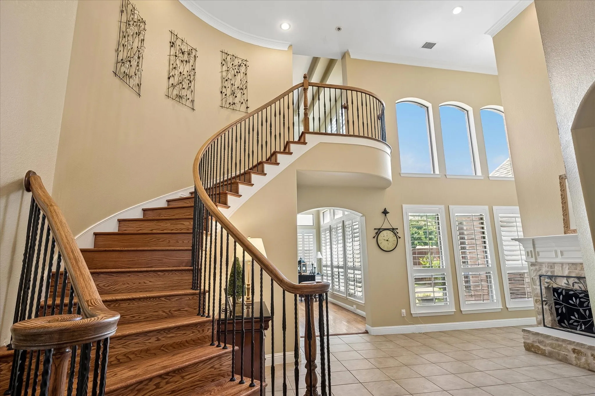 Single Family Residence For Sale in Collin County , 2209 Stanmore Lane, Plano, Texas 75025, 5 Bedroom, 4 Bathroom, 3 Garage spaces, 4,229 Sqft, built in 2002, mls#21325778, Real Estate Agent in Plano, Homes For Sale in Collin county, Homes For Sale in Plano, Realtor in Plano Texas, Real Estate Brokerage Independent Realty Texas, Luminita Cordes Realtor