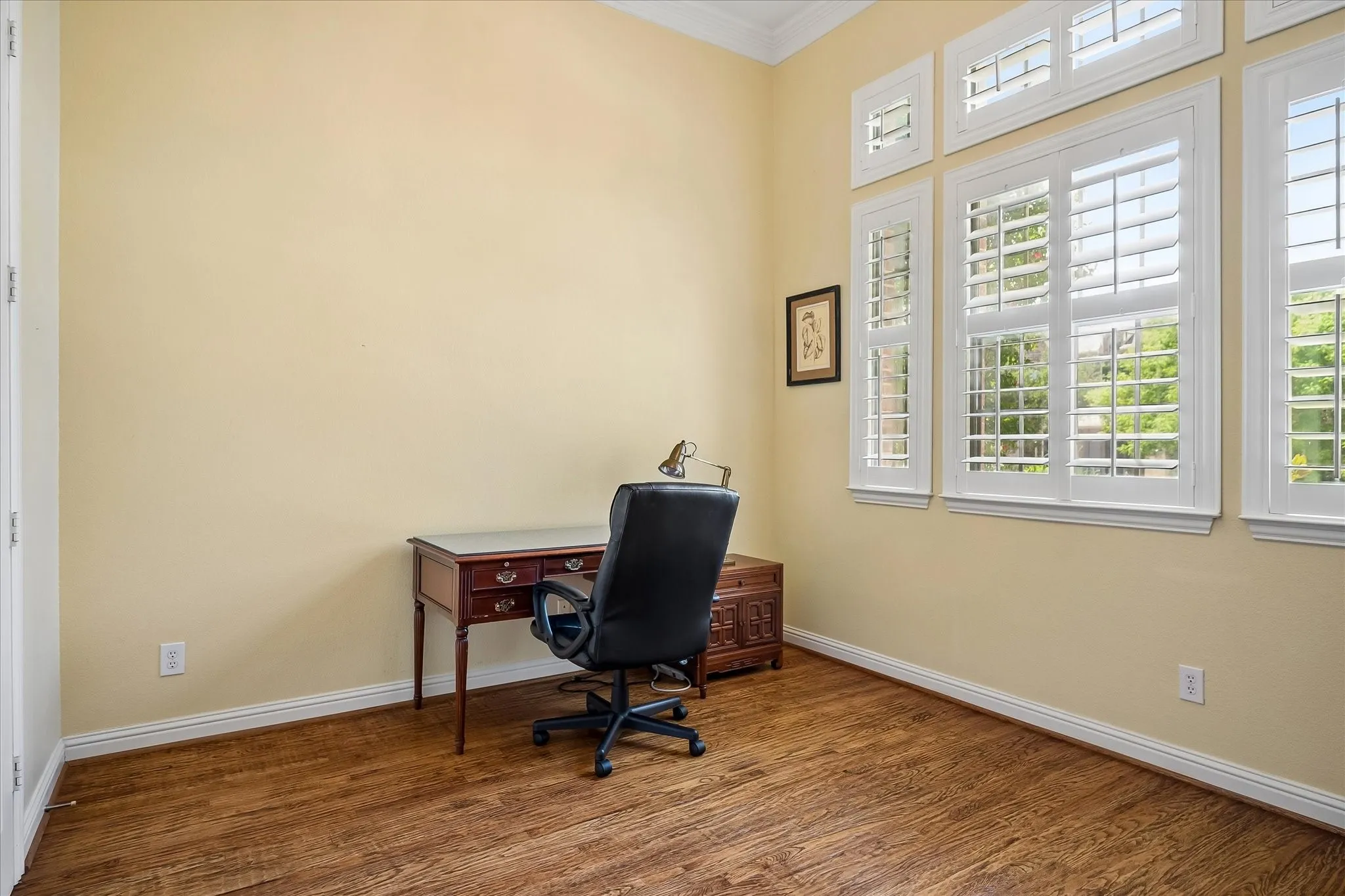 1st Floor office or 5th bedroom