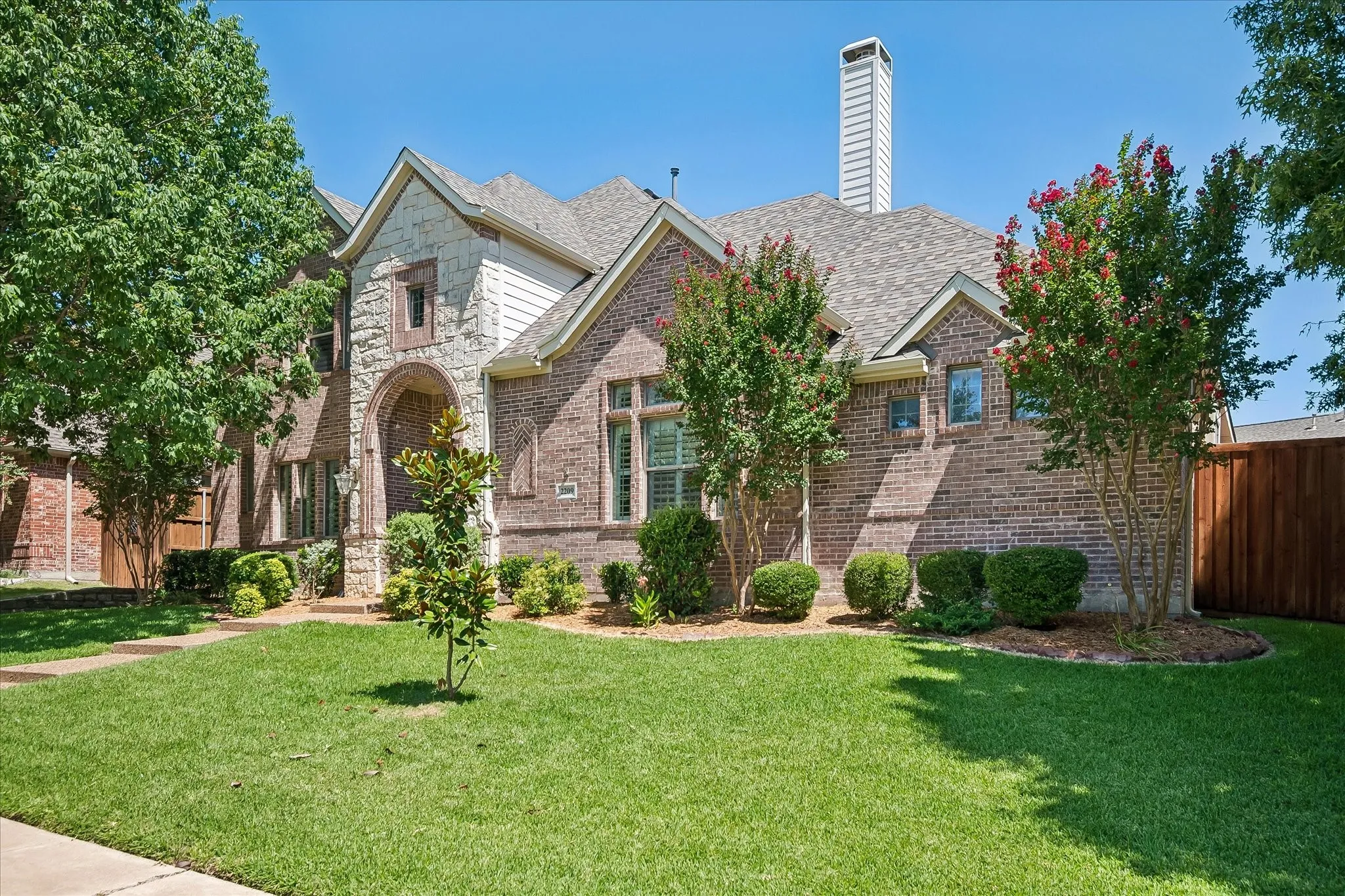 Single Family Residence For Sale in Collin County , 2209 Stanmore Lane, Plano, Texas 75025, 5 Bedroom, 4 Bathroom, 3 Garage spaces, 4,229 Sqft, built in 2002, mls#21325778, Real Estate Agent in Plano, Homes For Sale in Collin county, Homes For Sale in Plano, Realtor in Plano Texas, Real Estate Brokerage Independent Realty Texas, Luminita Cordes Realtor