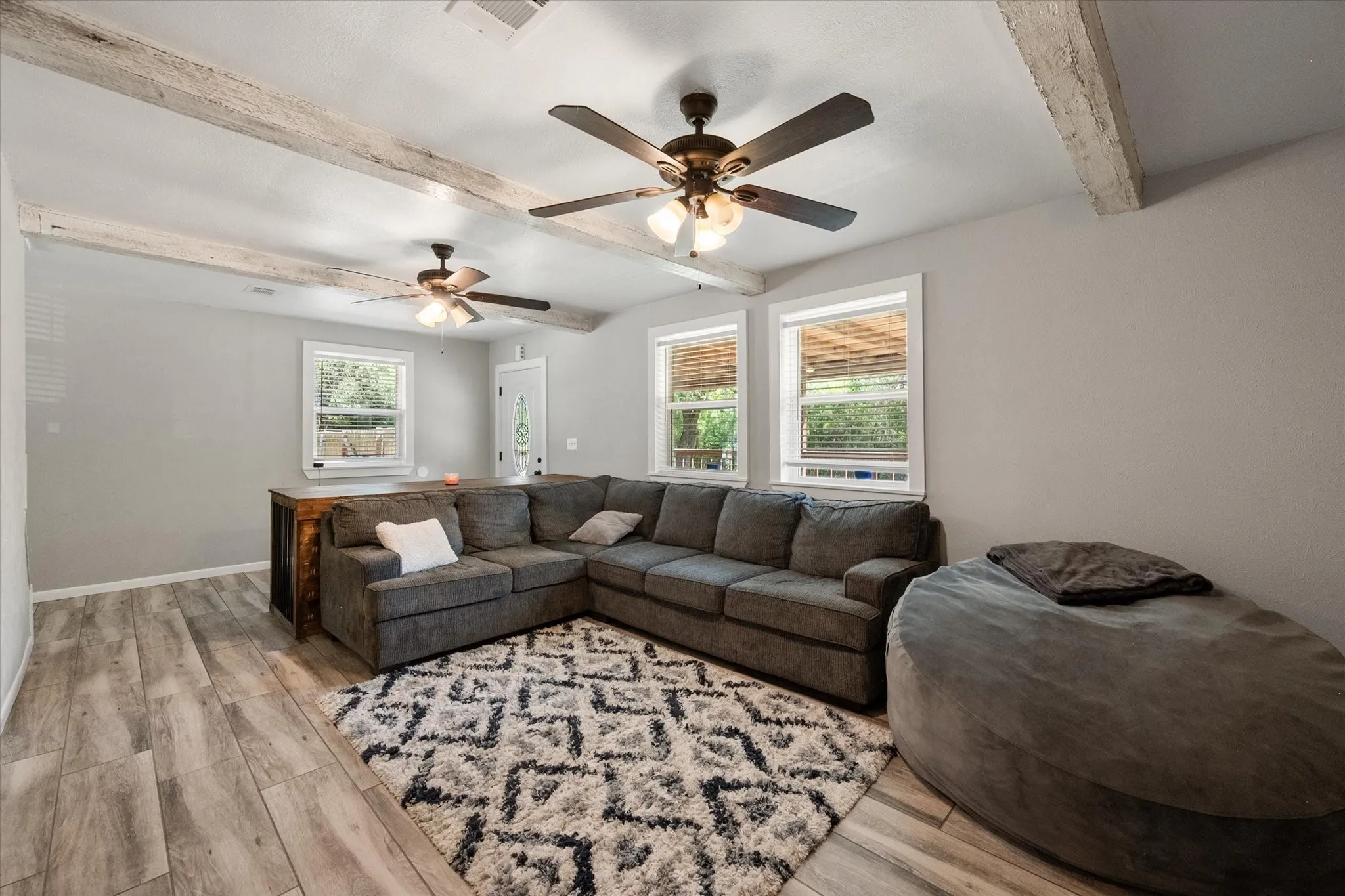 Single Family Residence For Sale in Navarro County , 3817 NW County Road 0010, Corsicana, Texas 75110, 4 Bedroom, 3 Bathroom, 2 Garage spaces, 1,943 Sqft, built in 1978, mls#21327324, Real Estate Agent in Corsicana, Homes For Sale in Navarro county, Homes For Sale in Corsicana, Realtor in Corsicana Texas, Real Estate Brokerage Independent Realty Texas, Luminita Cordes Realtor