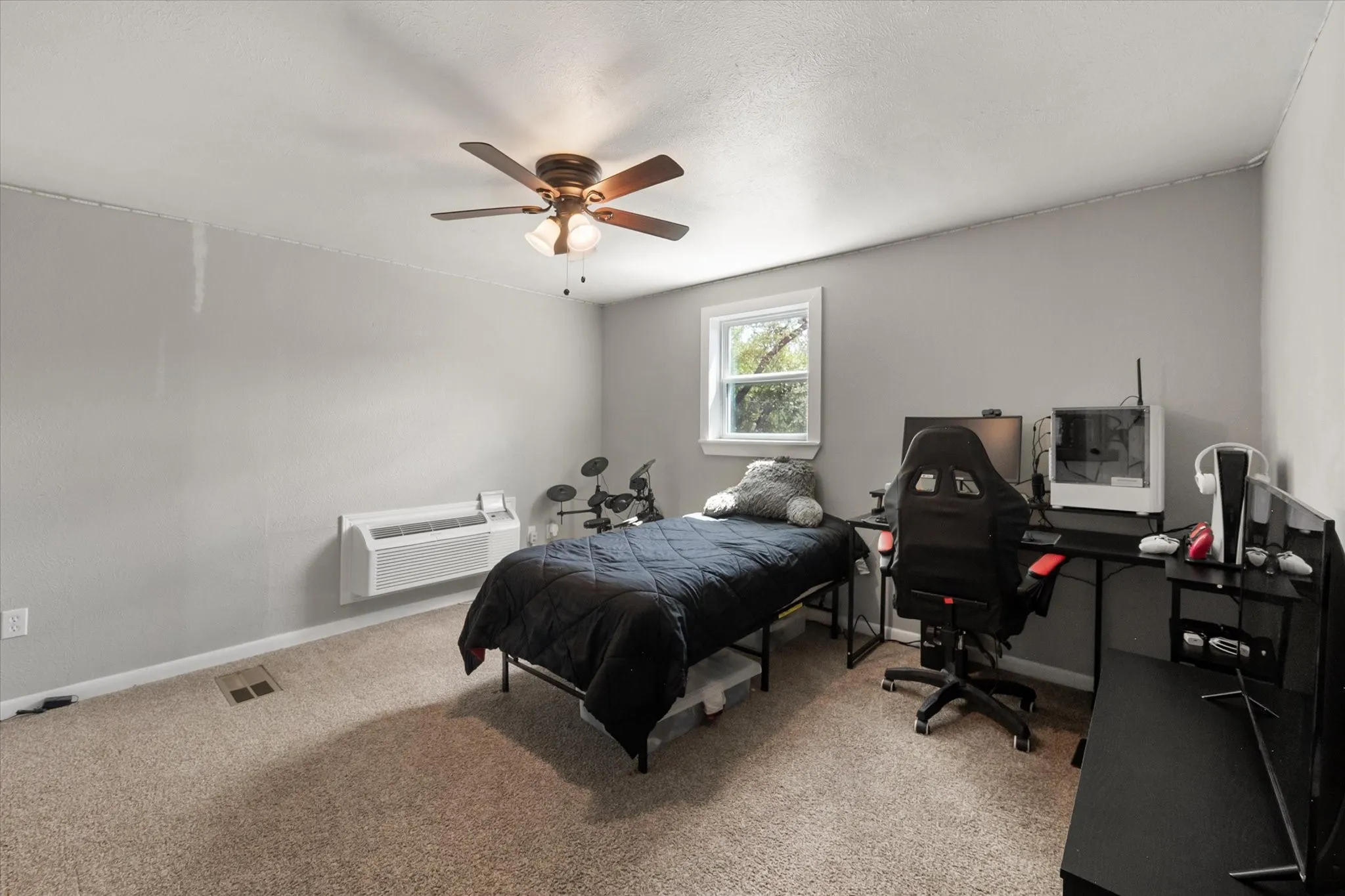 Single Family Residence For Sale in Navarro County , 3817 NW County Road 0010, Corsicana, Texas 75110, 4 Bedroom, 3 Bathroom, 2 Garage spaces, 1,943 Sqft, built in 1978, mls#21327324, Real Estate Agent in Corsicana, Homes For Sale in Navarro county, Homes For Sale in Corsicana, Realtor in Corsicana Texas, Real Estate Brokerage Independent Realty Texas, Luminita Cordes Realtor