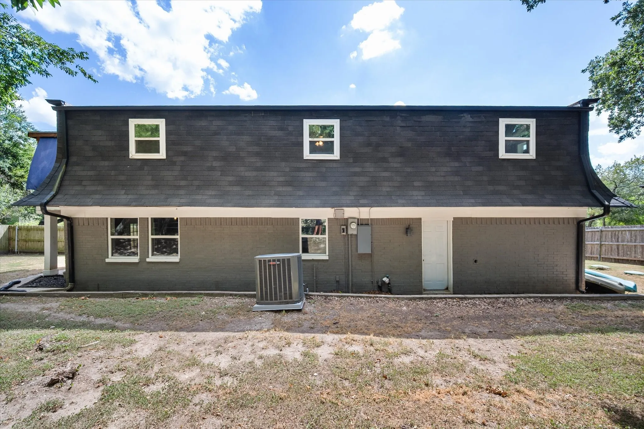 Single Family Residence For Sale in Navarro County , 3817 NW County Road 0010, Corsicana, Texas 75110, 4 Bedroom, 3 Bathroom, 2 Garage spaces, 1,943 Sqft, built in 1978, mls#21327324, Real Estate Agent in Corsicana, Homes For Sale in Navarro county, Homes For Sale in Corsicana, Realtor in Corsicana Texas, Real Estate Brokerage Independent Realty Texas, Luminita Cordes Realtor