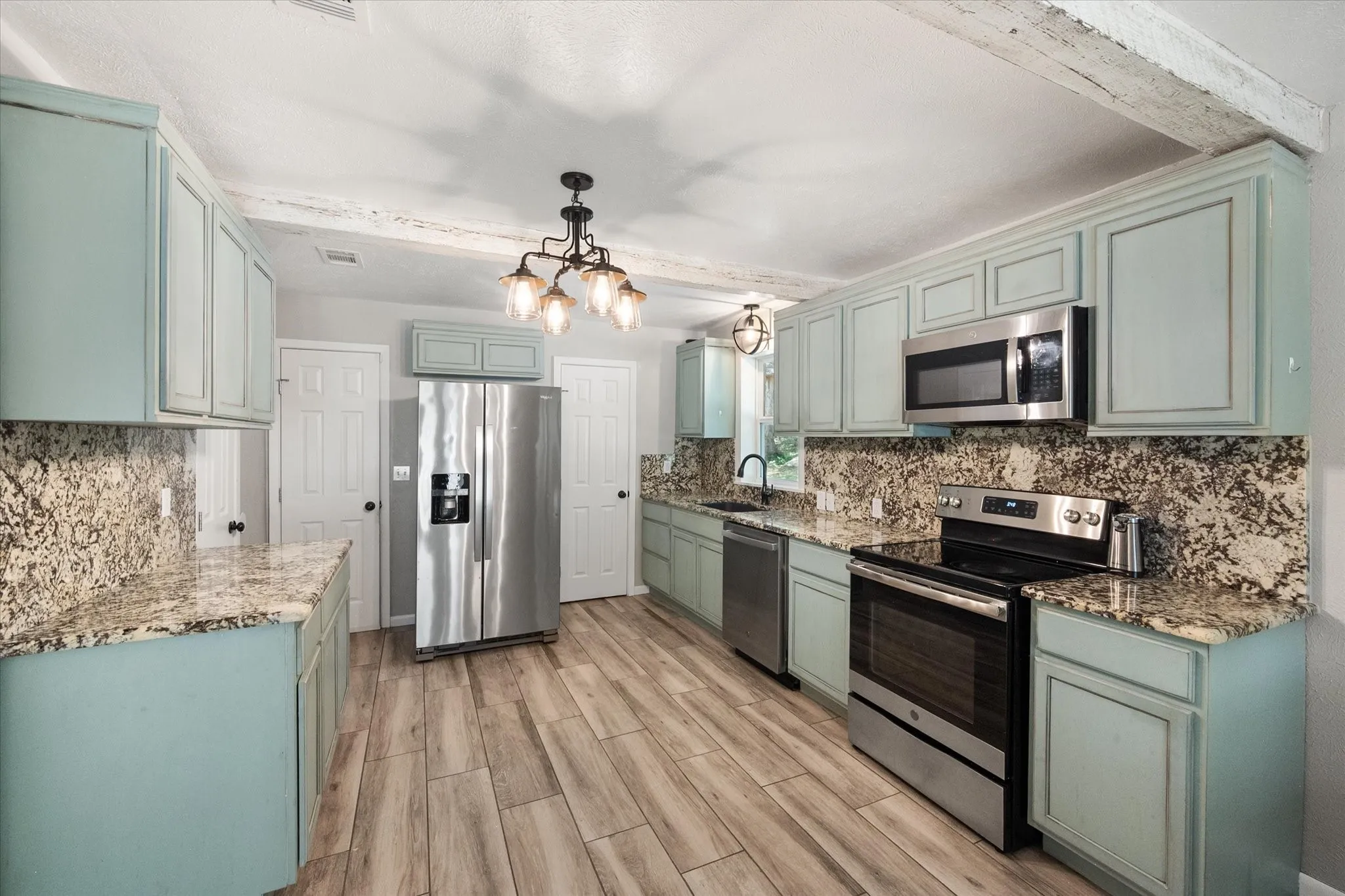 Single Family Residence For Sale in Navarro County , 3817 NW County Road 0010, Corsicana, Texas 75110, 4 Bedroom, 3 Bathroom, 2 Garage spaces, 1,943 Sqft, built in 1978, mls#21327324, Real Estate Agent in Corsicana, Homes For Sale in Navarro county, Homes For Sale in Corsicana, Realtor in Corsicana Texas, Real Estate Brokerage Independent Realty Texas, Luminita Cordes Realtor