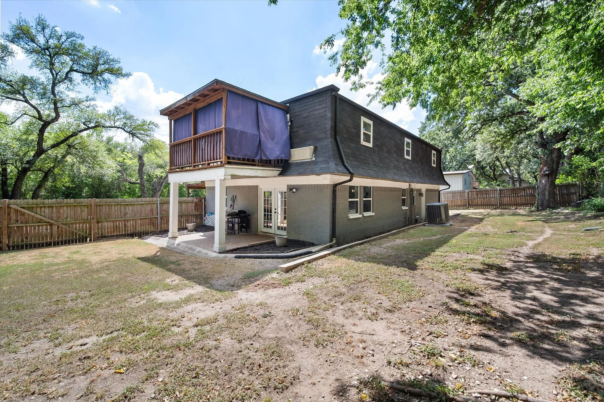 Single Family Residence For Sale in Navarro County , 3817 NW County Road 0010, Corsicana, Texas 75110, 4 Bedroom, 3 Bathroom, 2 Garage spaces, 1,943 Sqft, built in 1978, mls#21327324, Real Estate Agent in Corsicana, Homes For Sale in Navarro county, Homes For Sale in Corsicana, Realtor in Corsicana Texas, Real Estate Brokerage Independent Realty Texas, Luminita Cordes Realtor