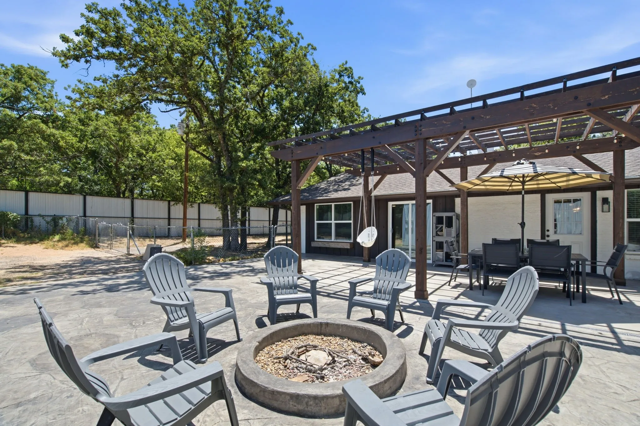 Single Family Residence For Sale in Parker County , 924 Fm 1708, Weatherford, Texas 76087, 4 Bedroom, 3 Bathroom, 2 Garage spaces, 2,128 Sqft, built in 1969, mls#21324926, Real Estate Agent in Weatherford, Homes For Sale in Parker county, Homes For Sale in Weatherford, Realtor in Weatherford Texas, Real Estate Brokerage Independent Realty Texas, Luminita Cordes Realtor