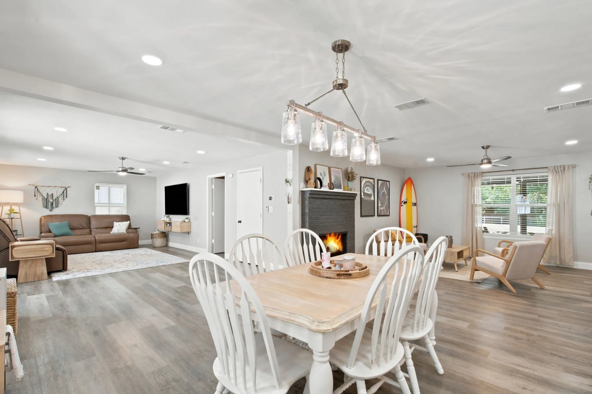 Single Family Residence For Sale in Parker County , 924 Fm 1708, Weatherford, Texas 76087, 4 Bedroom, 3 Bathroom, 2 Garage spaces, 2,128 Sqft, built in 1969, mls#21324926, Real Estate Agent in Weatherford, Homes For Sale in Parker county, Homes For Sale in Weatherford, Realtor in Weatherford Texas, Real Estate Brokerage Independent Realty Texas, Luminita Cordes Realtor