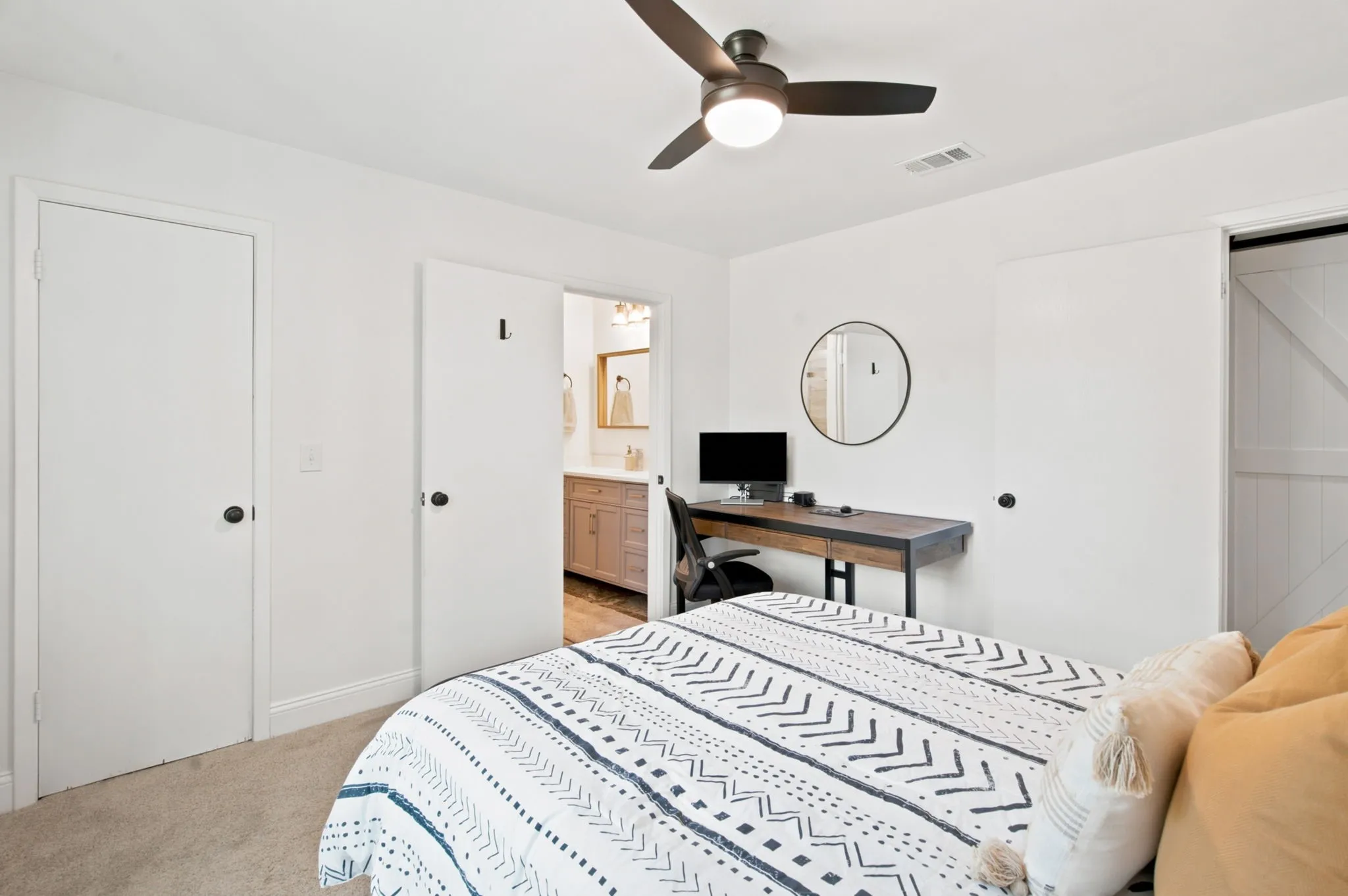 Single Family Residence For Sale in Parker County , 924 Fm 1708, Weatherford, Texas 76087, 4 Bedroom, 3 Bathroom, 2 Garage spaces, 2,128 Sqft, built in 1969, mls#21324926, Real Estate Agent in Weatherford, Homes For Sale in Parker county, Homes For Sale in Weatherford, Realtor in Weatherford Texas, Real Estate Brokerage Independent Realty Texas, Luminita Cordes Realtor