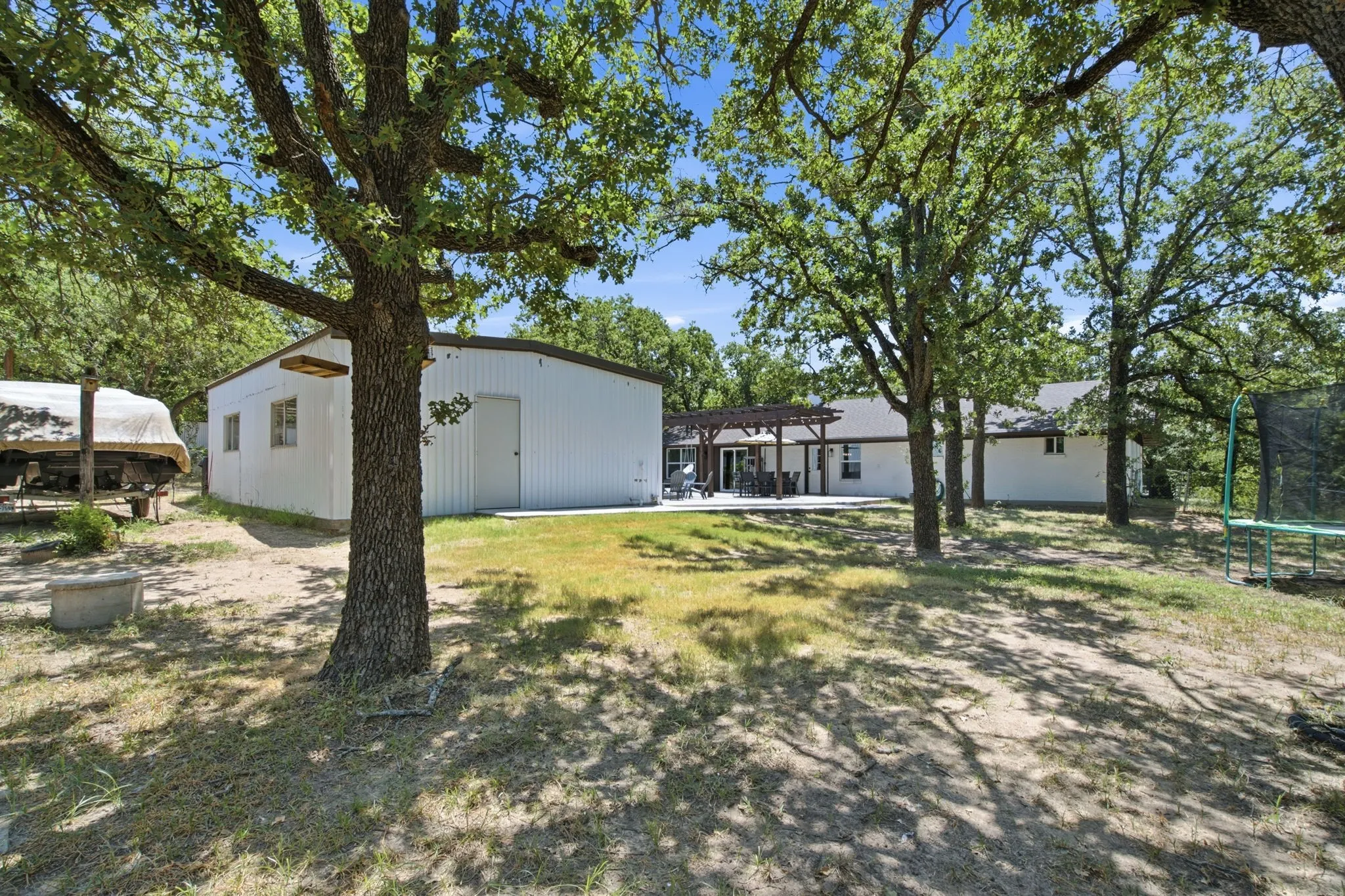 Single Family Residence For Sale in Parker County , 924 Fm 1708, Weatherford, Texas 76087, 4 Bedroom, 3 Bathroom, 2 Garage spaces, 2,128 Sqft, built in 1969, mls#21324926, Real Estate Agent in Weatherford, Homes For Sale in Parker county, Homes For Sale in Weatherford, Realtor in Weatherford Texas, Real Estate Brokerage Independent Realty Texas, Luminita Cordes Realtor