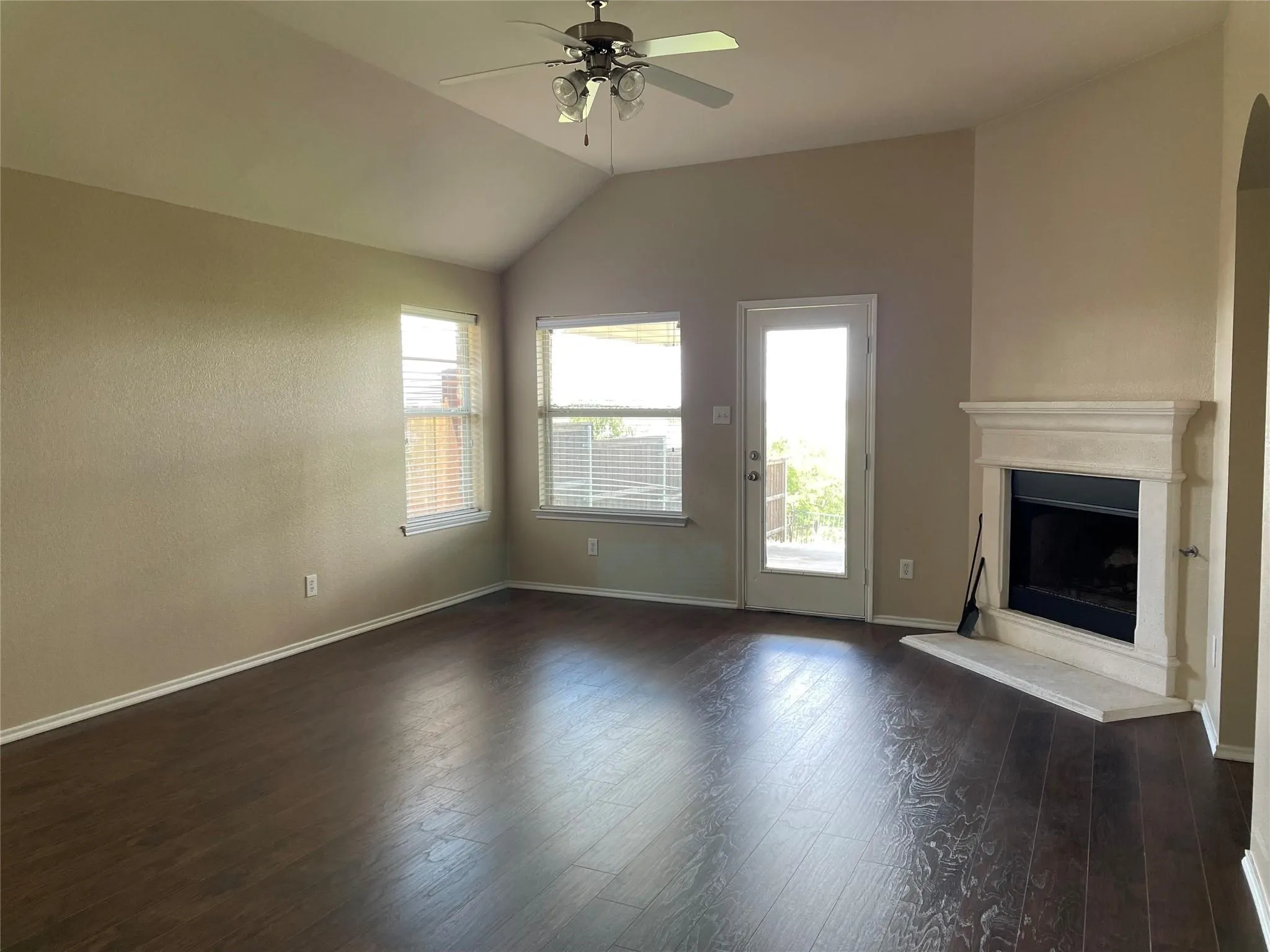 Single Family Residence For Rent in Denton County , 2808 Appaloosa Court, Little Elm, Texas 75068, 4 Bedroom, 2 Bathroom, 2 Garage spaces, 2,125 Sqft, built in 2007, mls#21328818, Real Estate Agent in Little Elm, Homes For Rent in Denton county, Homes For Rent in Little Elm, Realtor in Little Elm Texas, Real Estate Brokerage Independent Realty Texas, Luminita Cordes Realtor