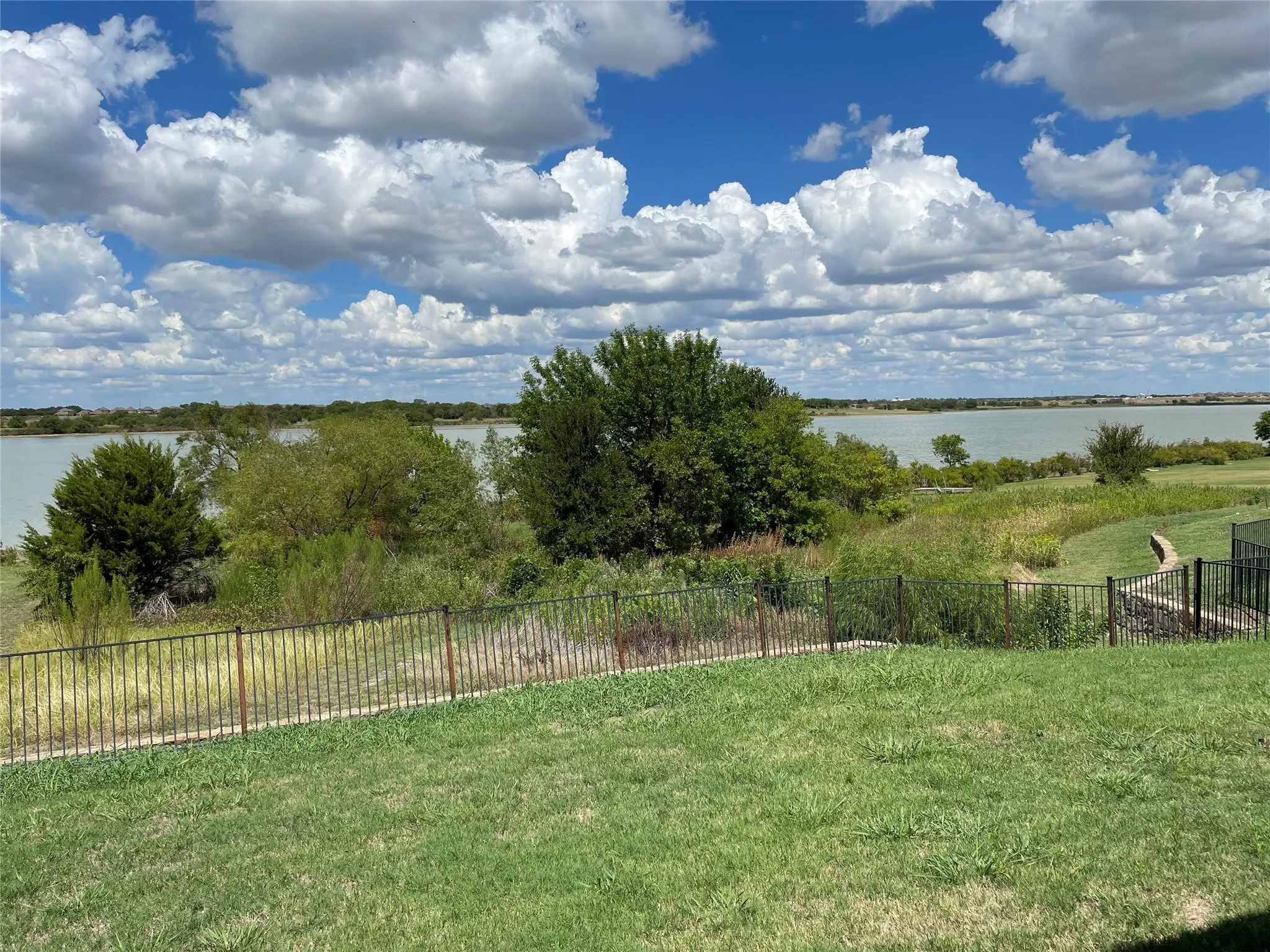 Single Family Residence For Rent in Denton County , 2808 Appaloosa Court, Little Elm, Texas 75068, 4 Bedroom, 2 Bathroom, 2 Garage spaces, 2,125 Sqft, built in 2007, mls#21328818, Real Estate Agent in Little Elm, Homes For Rent in Denton county, Homes For Rent in Little Elm, Realtor in Little Elm Texas, Real Estate Brokerage Independent Realty Texas, Luminita Cordes Realtor