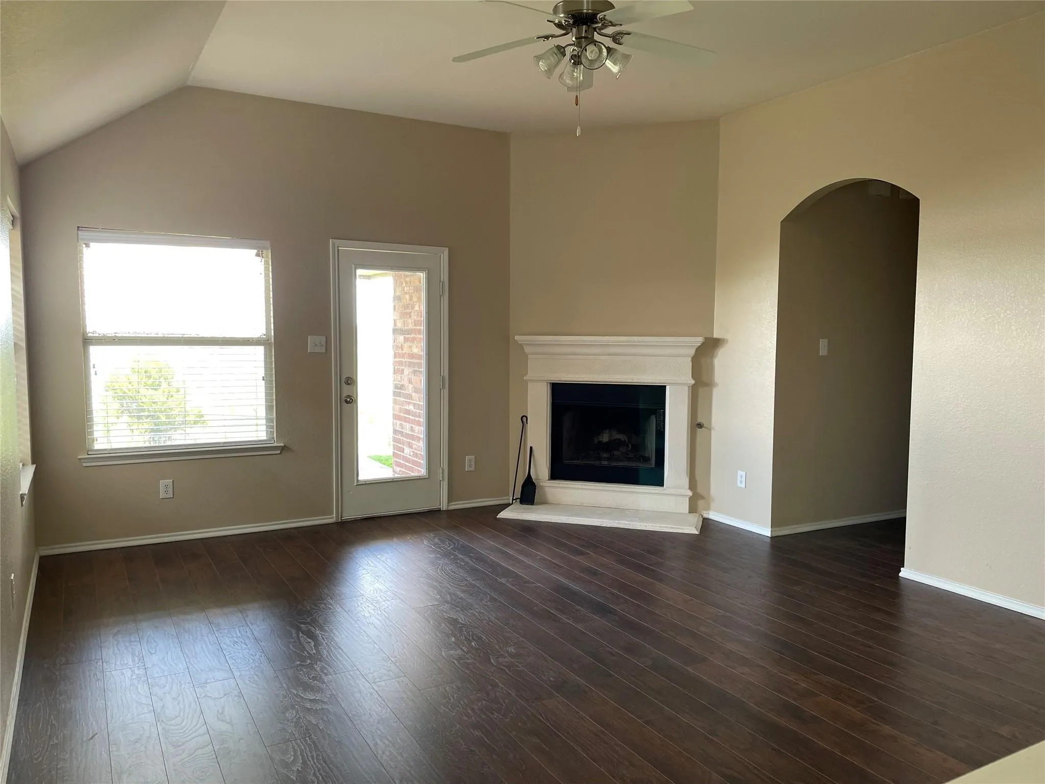 Single Family Residence For Rent in Denton County , 2808 Appaloosa Court, Little Elm, Texas 75068, 4 Bedroom, 2 Bathroom, 2 Garage spaces, 2,125 Sqft, built in 2007, mls#21328818, Real Estate Agent in Little Elm, Homes For Rent in Denton county, Homes For Rent in Little Elm, Realtor in Little Elm Texas, Real Estate Brokerage Independent Realty Texas, Luminita Cordes Realtor